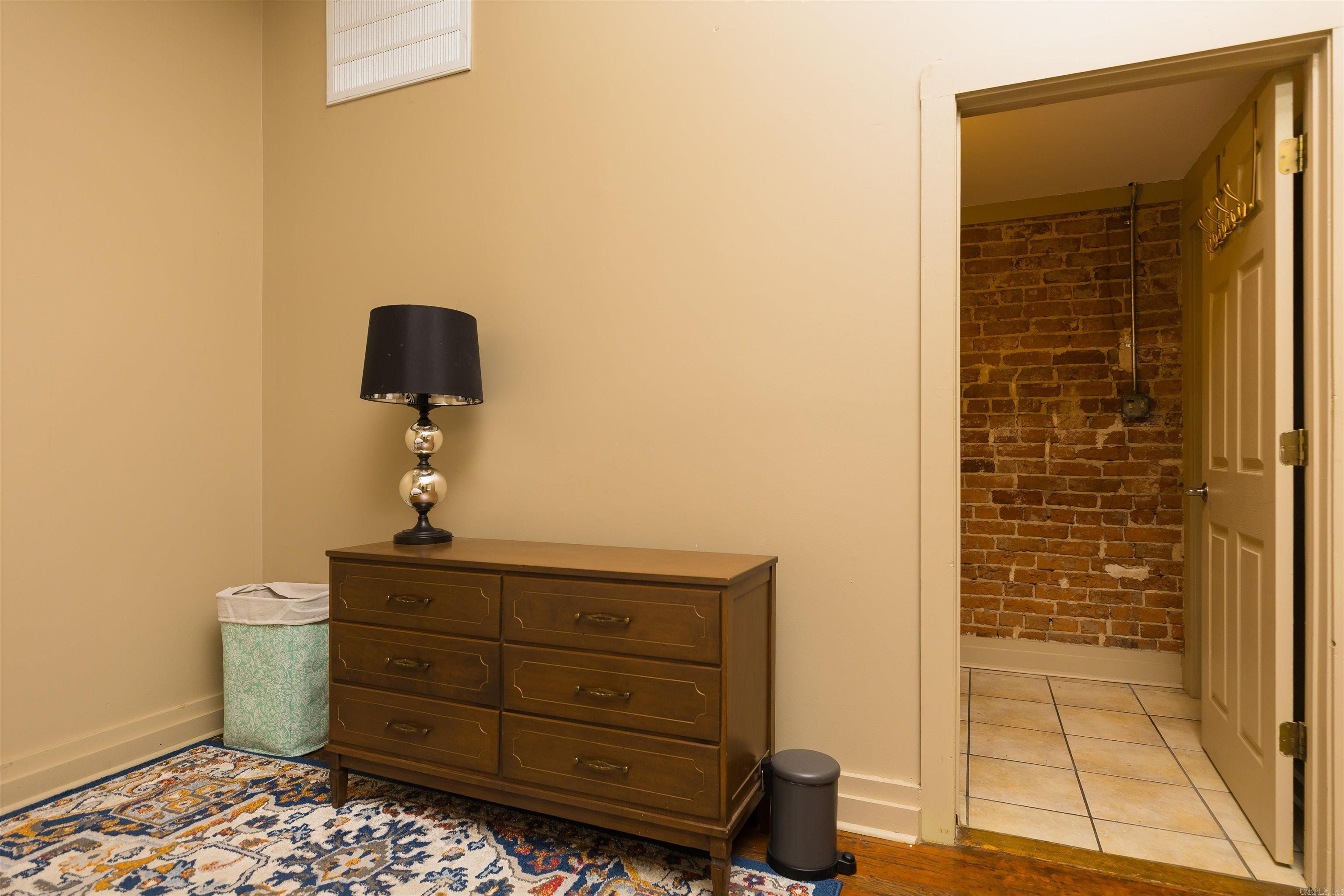 241 S Main Jonesboro, AR 72401