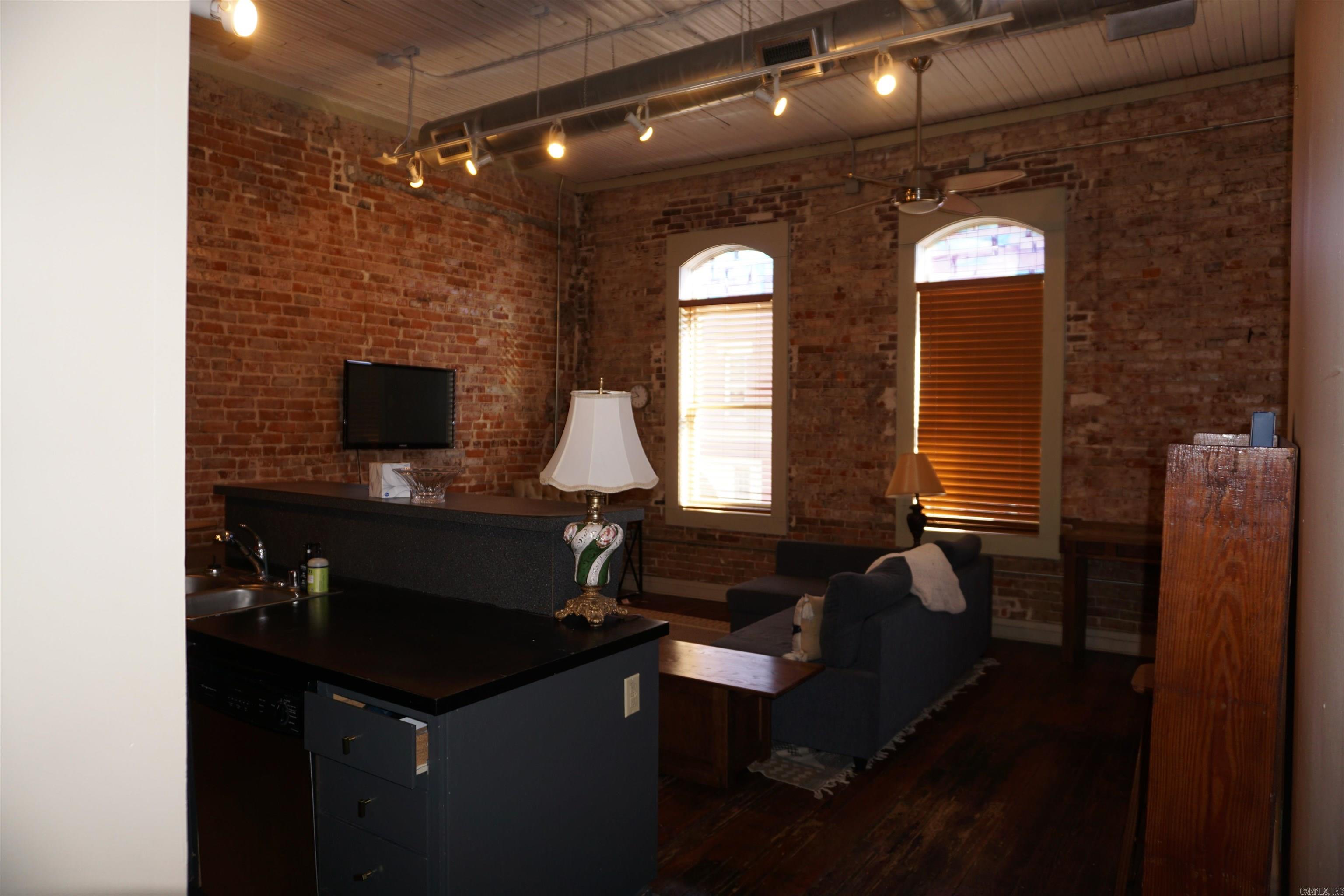 241 S Main  Jonesboro, AR