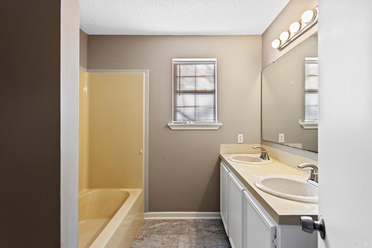 1 Rose  Sheridan, AR