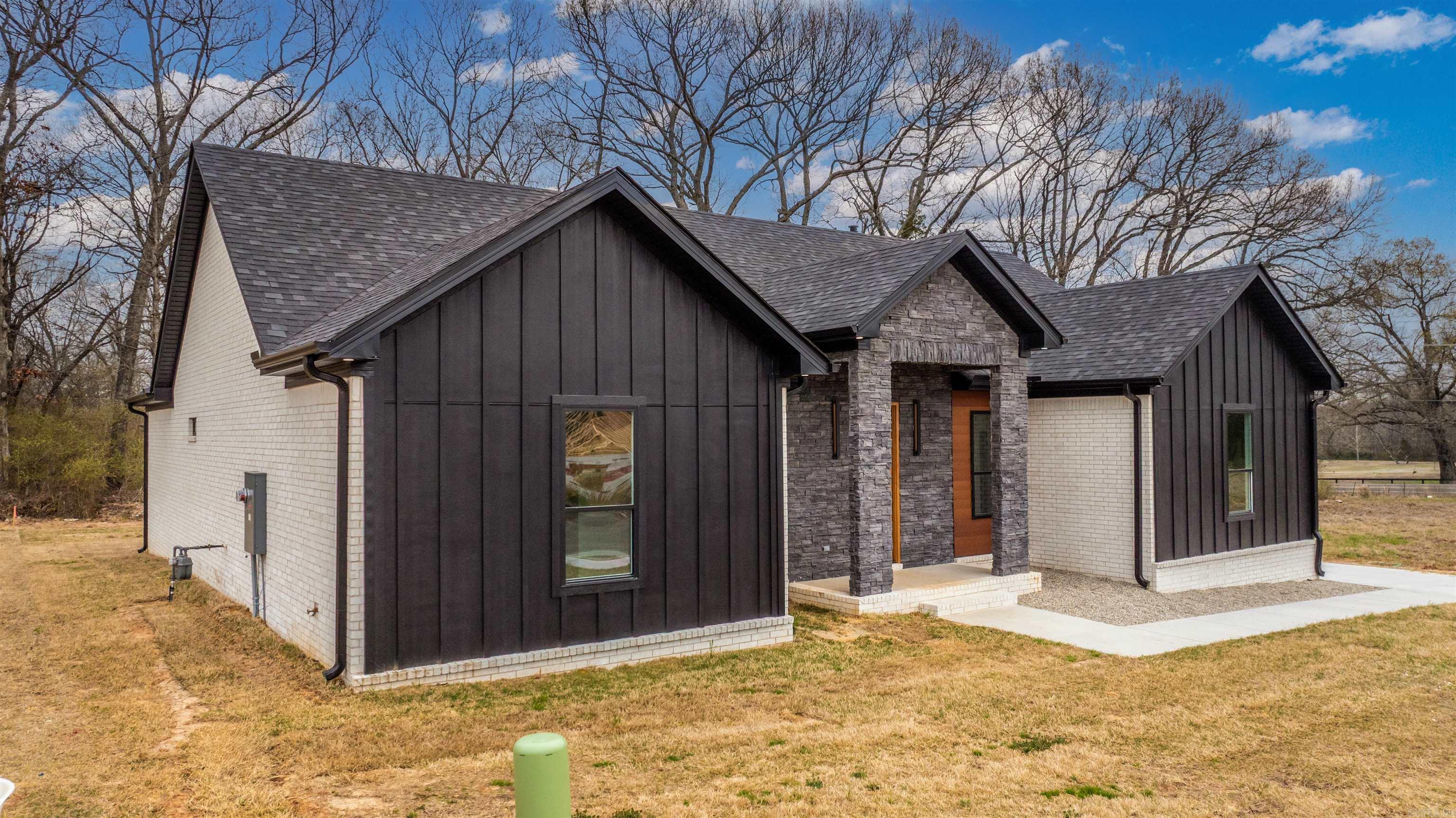 16 Avondale Road Cabot, AR 72023