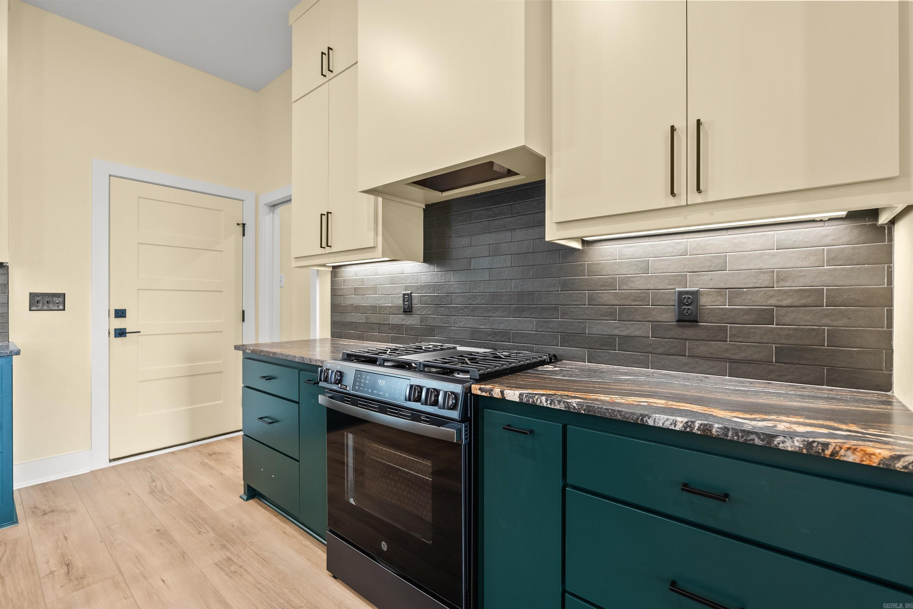 16 Avondale Road Cabot, AR 72023