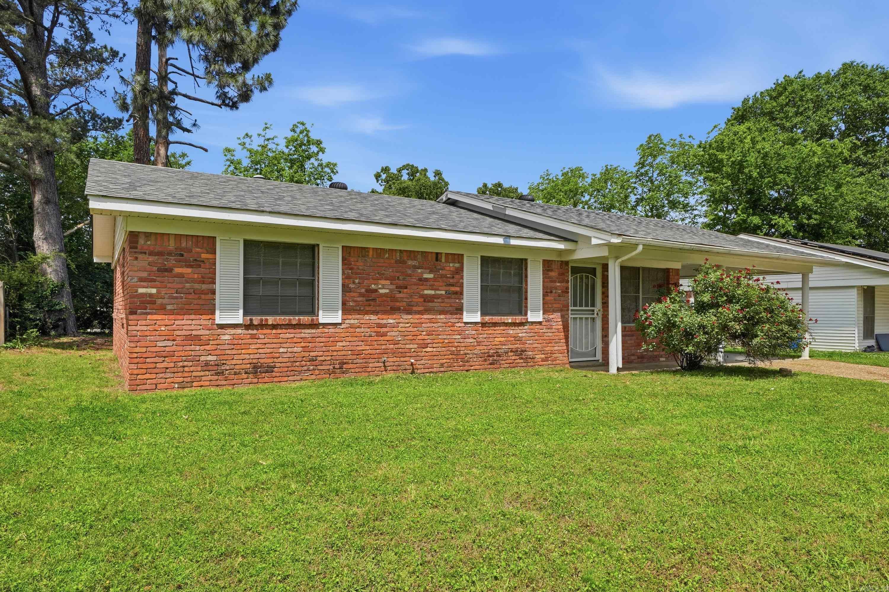 5813 La Mirado Drive