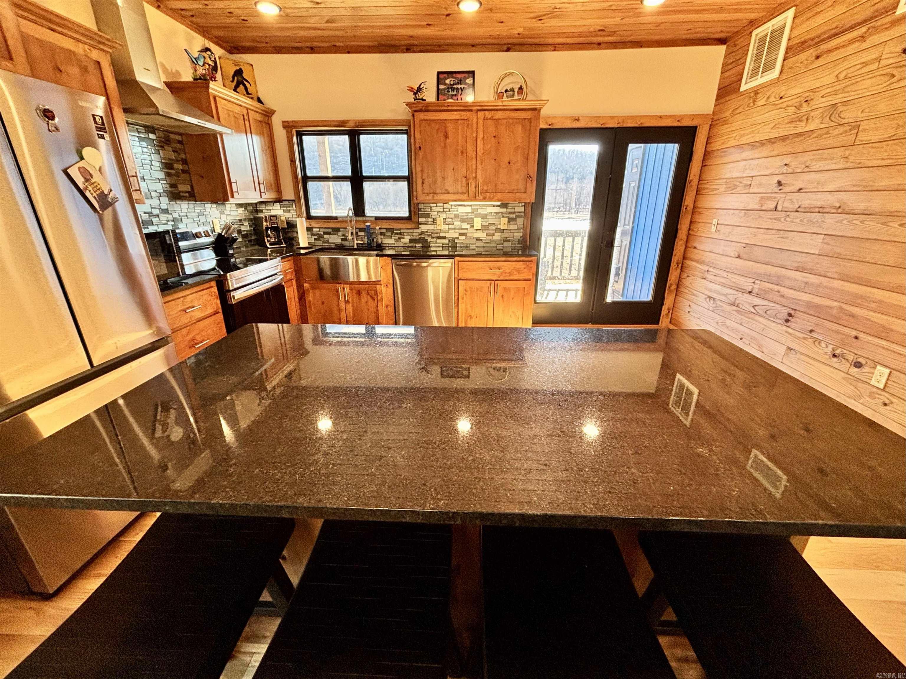 3780 River  Guion, AR