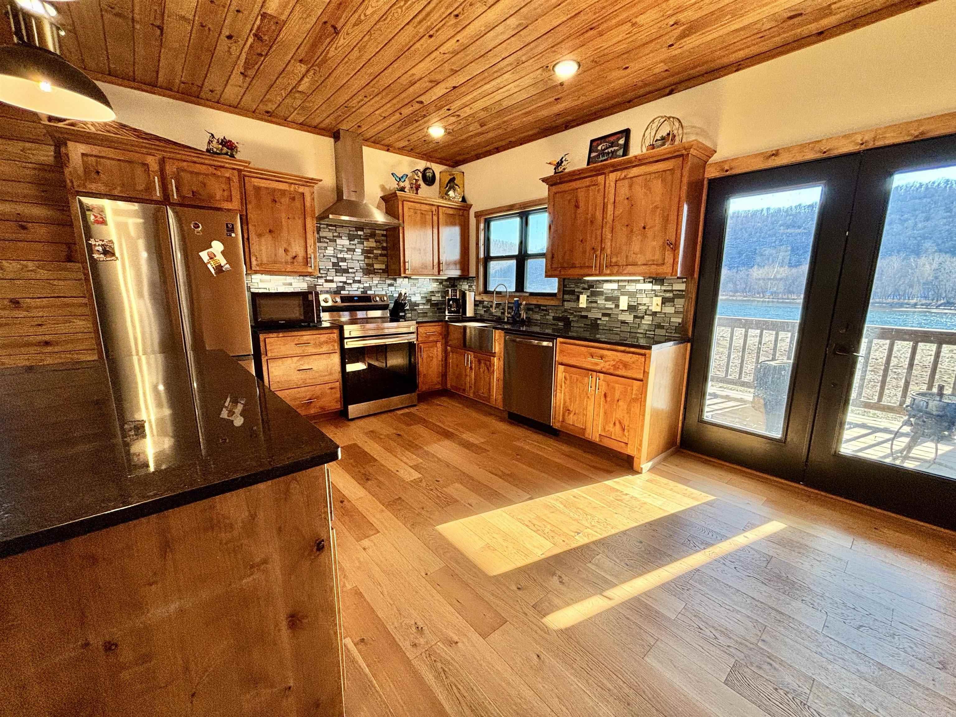 3780 River  Guion, AR