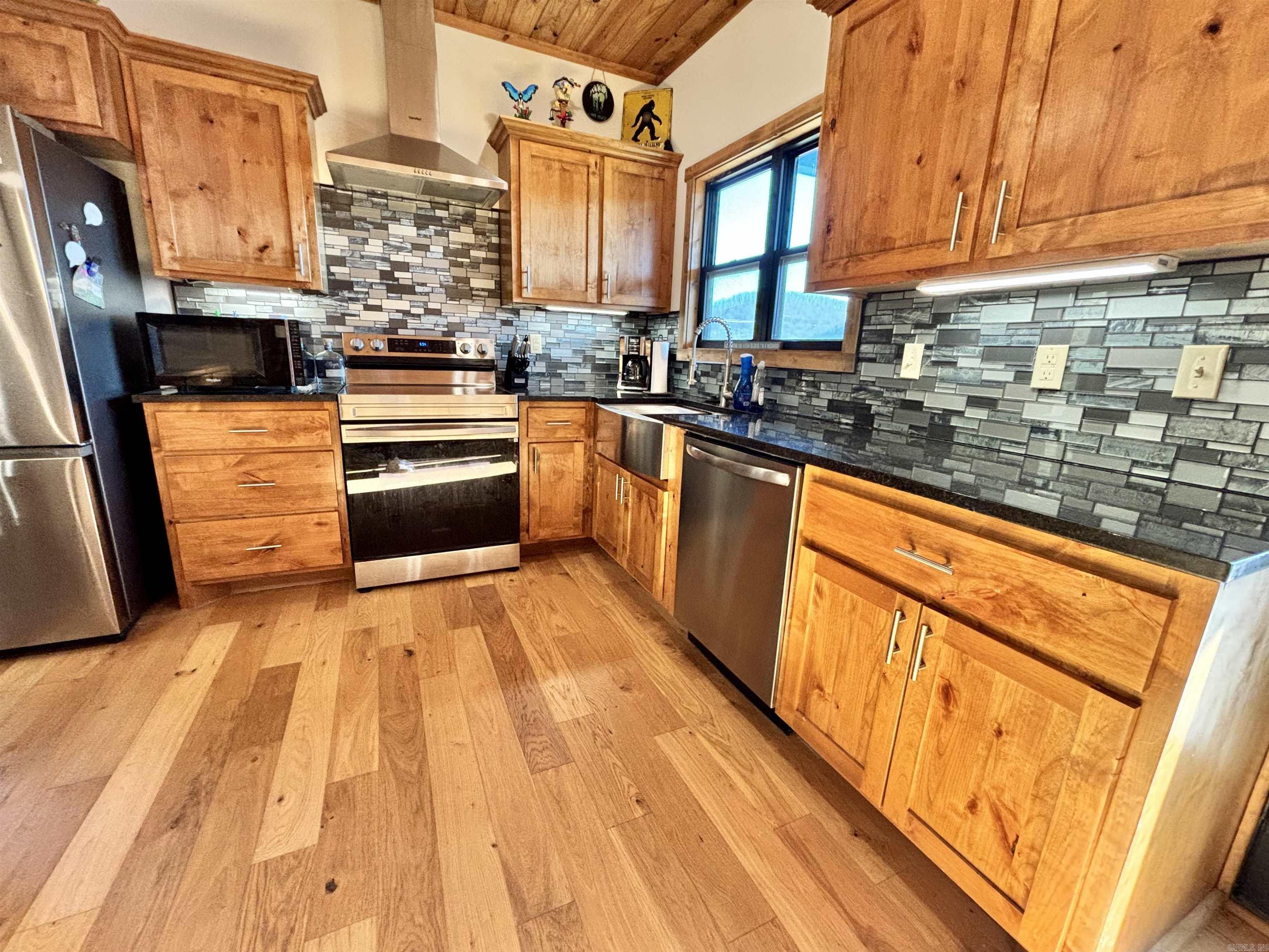 3780 River  Guion, AR