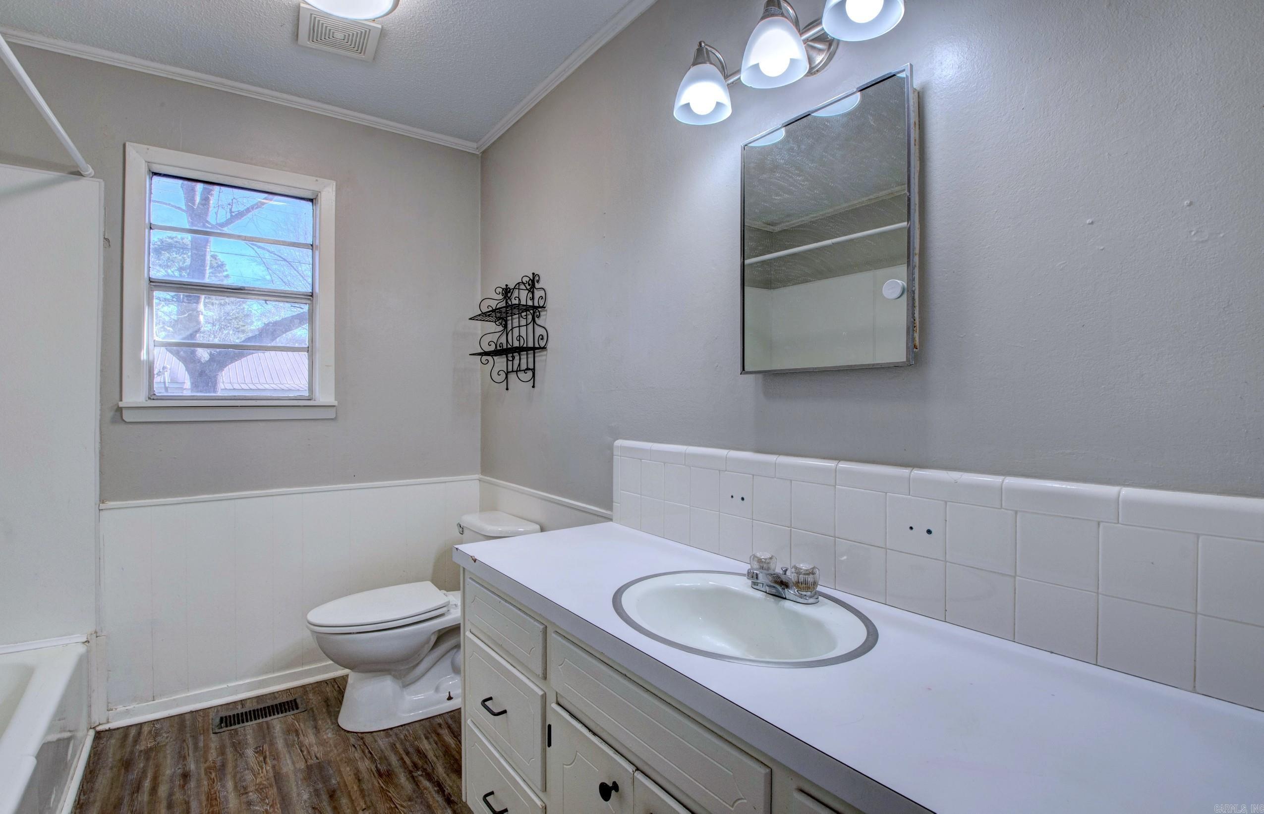 710 N Pine  Searcy, AR