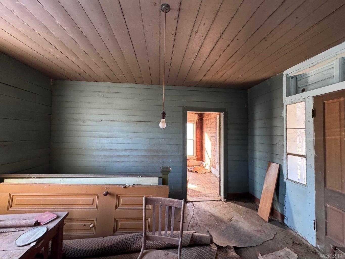 131 W Main  Evening Shade, AR
