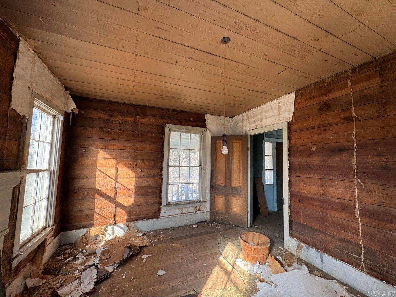 131 W Main  Evening Shade, AR