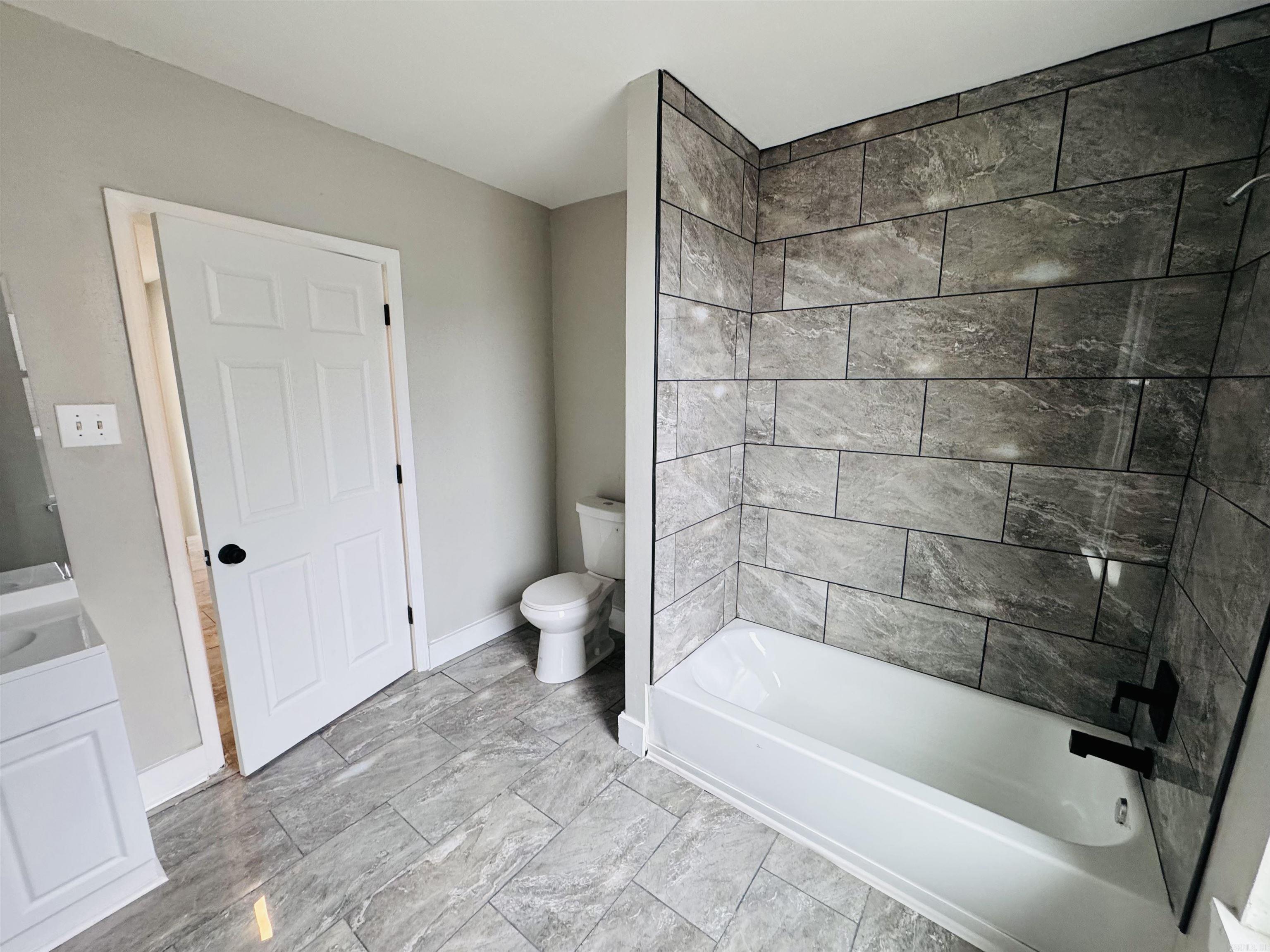 2409 Wolfe  Little Rock, AR