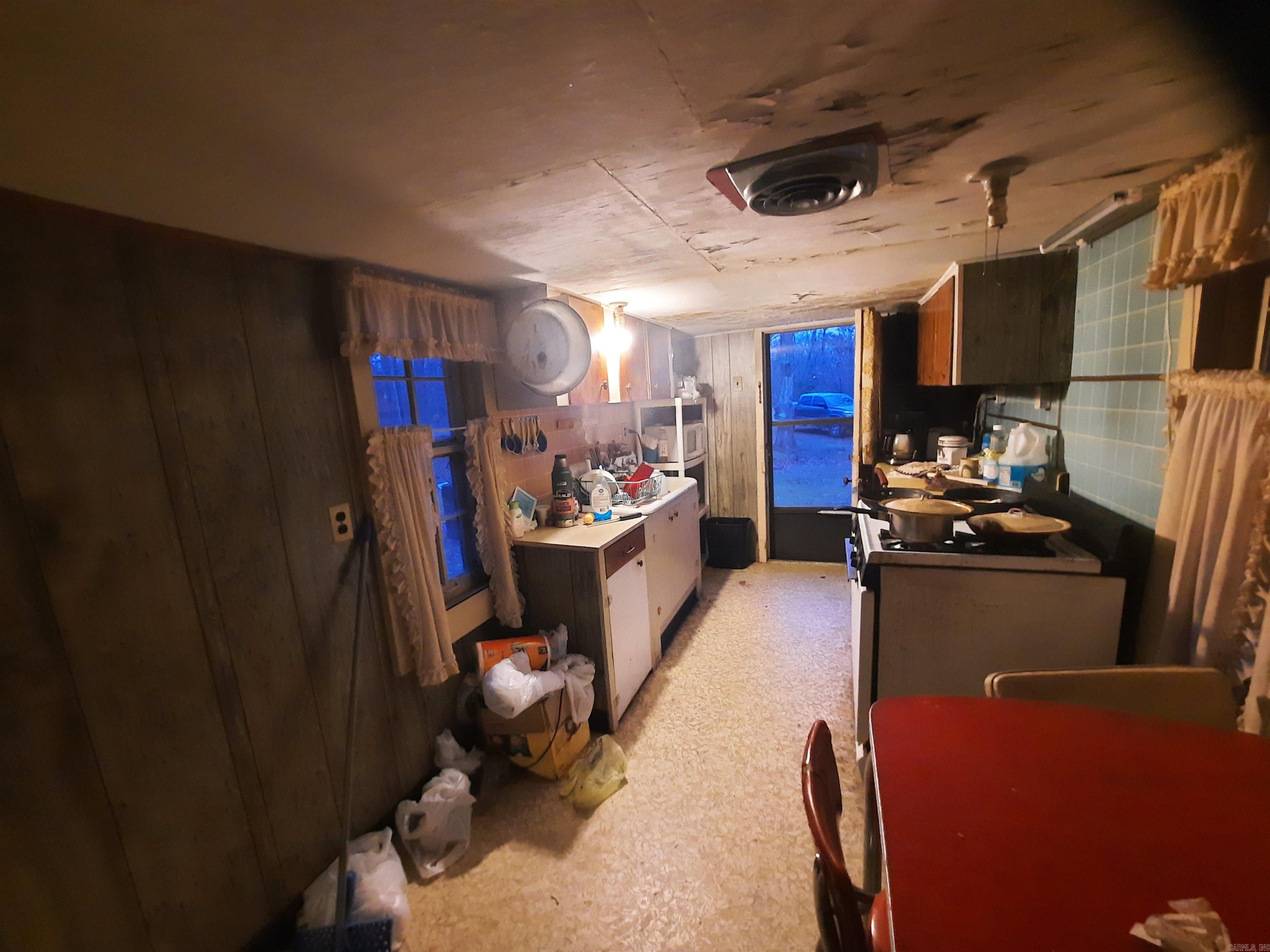 2260 Iron Mountain  Mountain View, AR