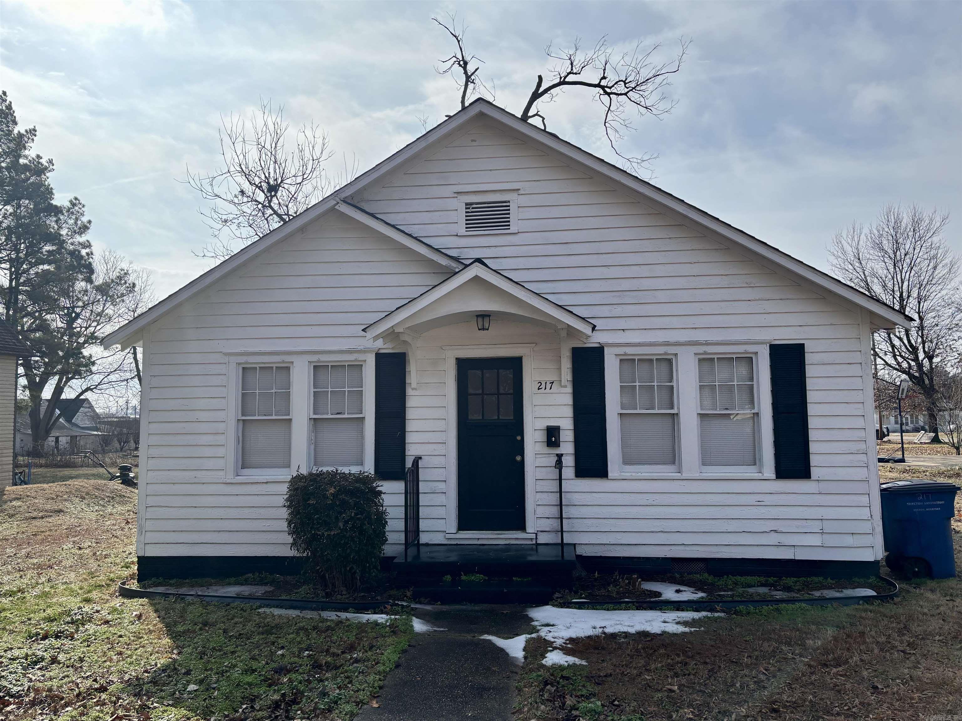 217 W 3rd St.  Rector, AR