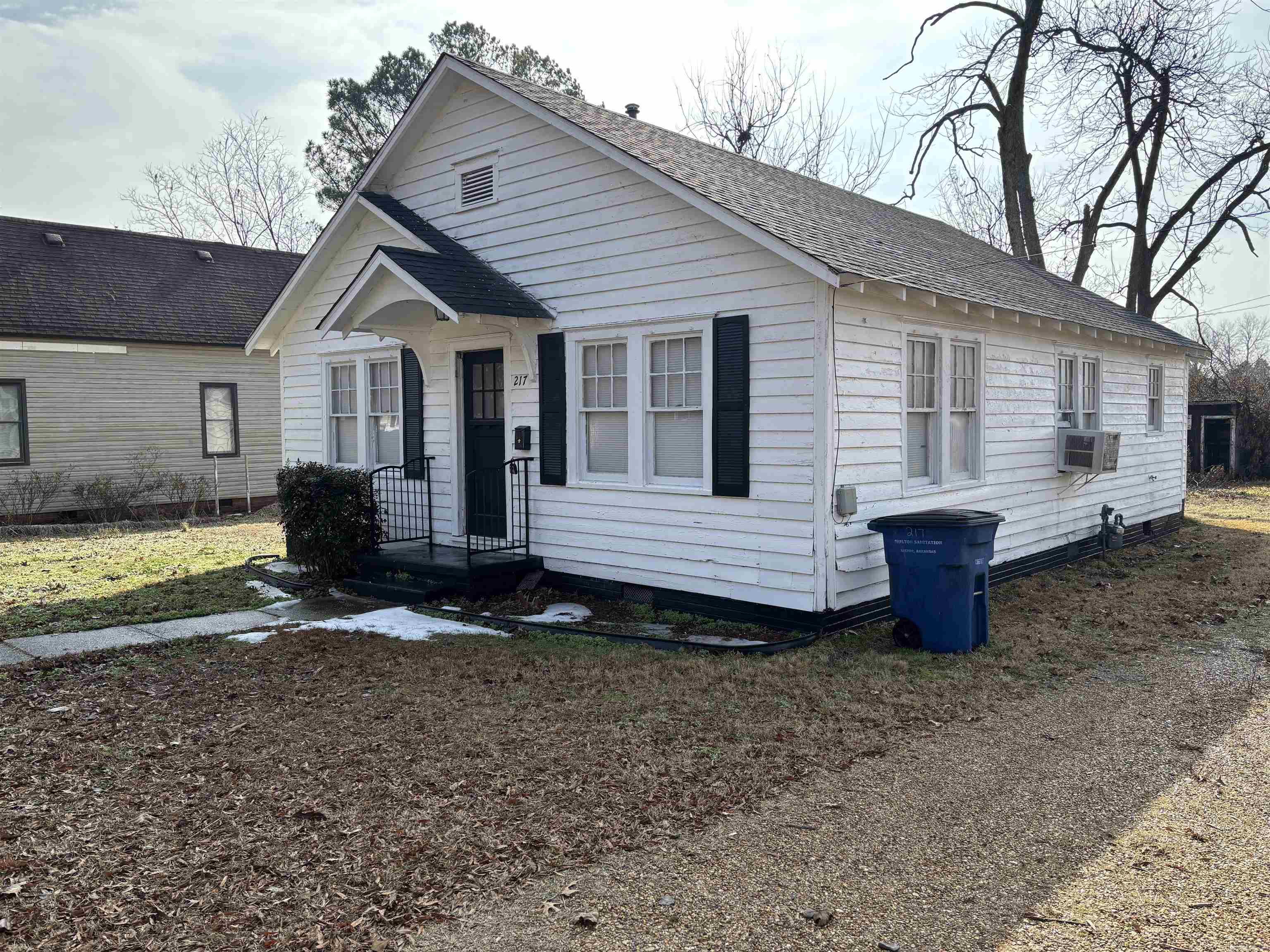 217 W 3rd St.  Rector, AR