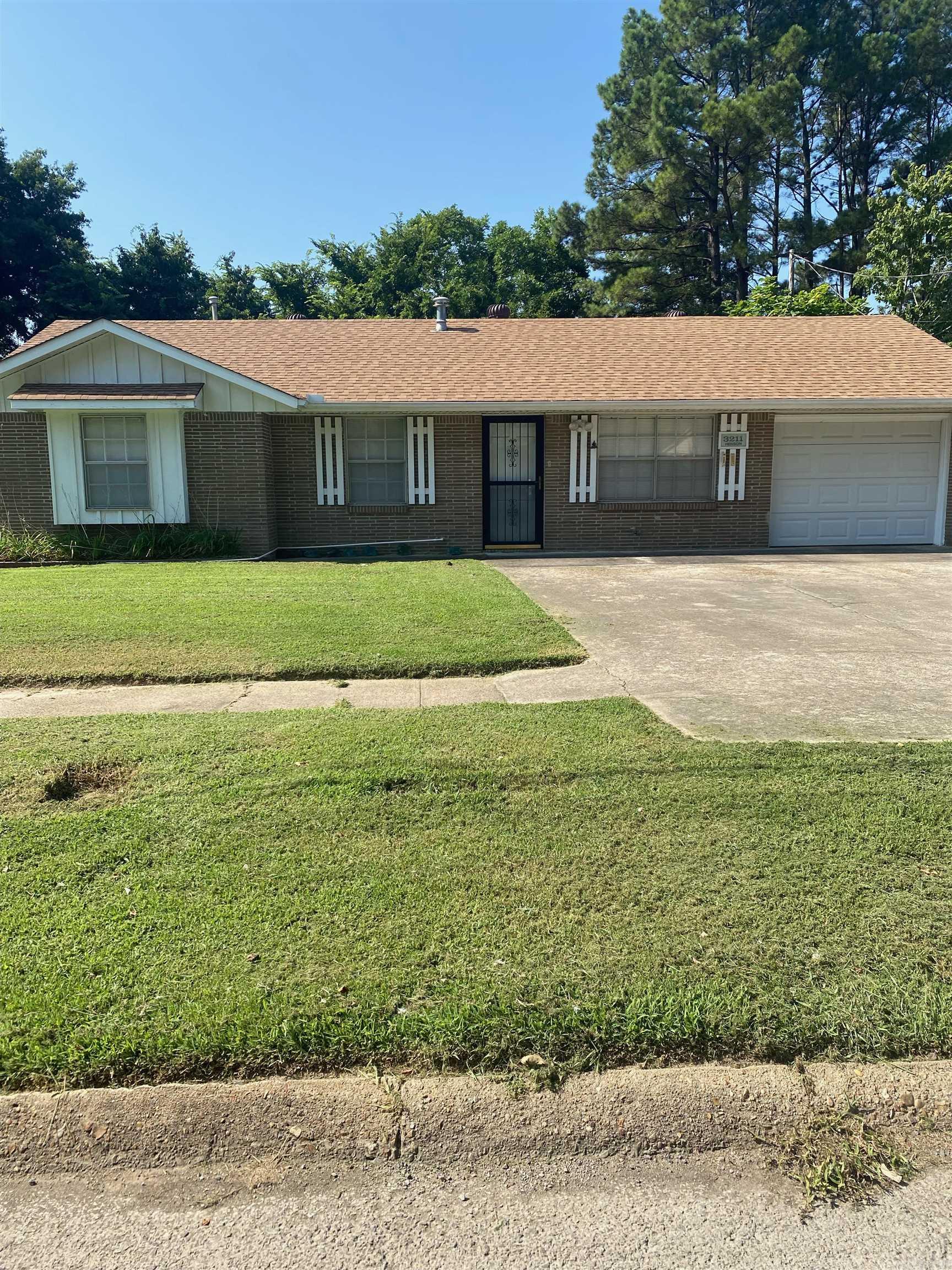 3211  Baswell  Jonesboro, AR