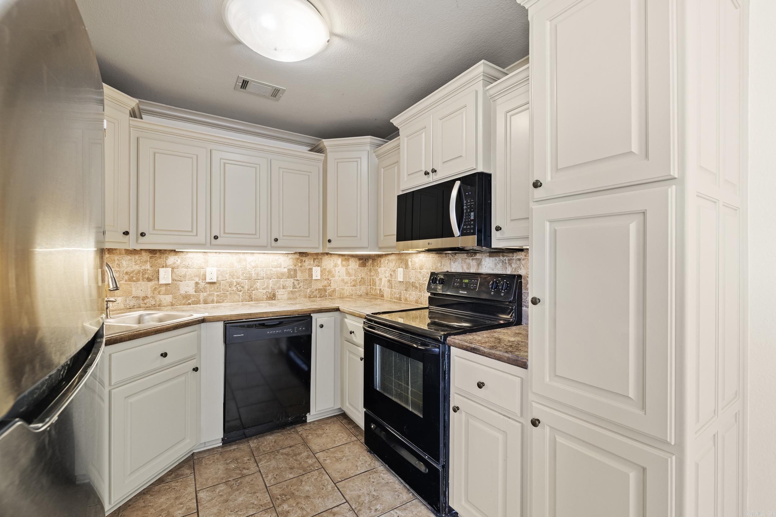 24 Magnolia  Ward, AR