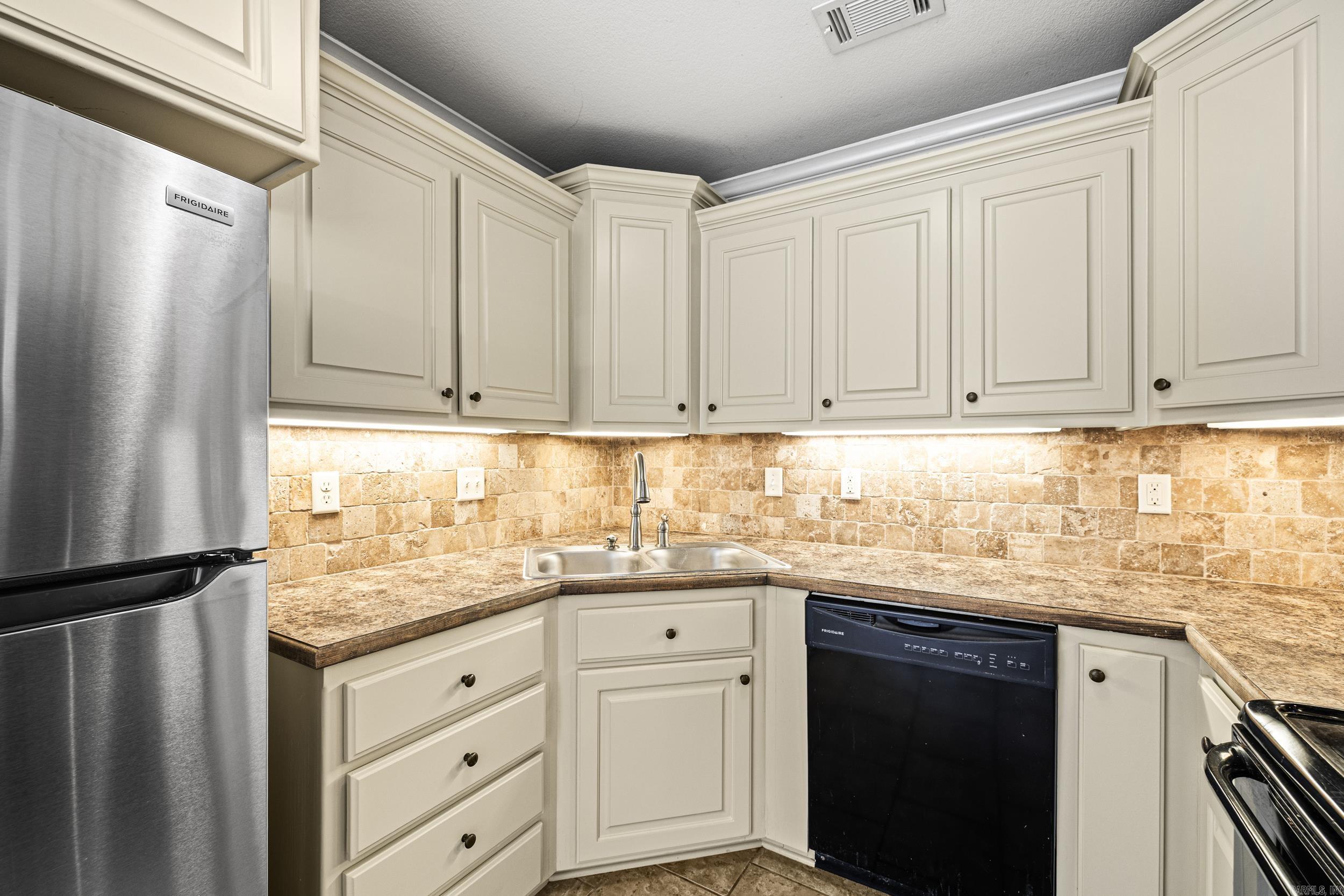 24 Magnolia  Ward, AR