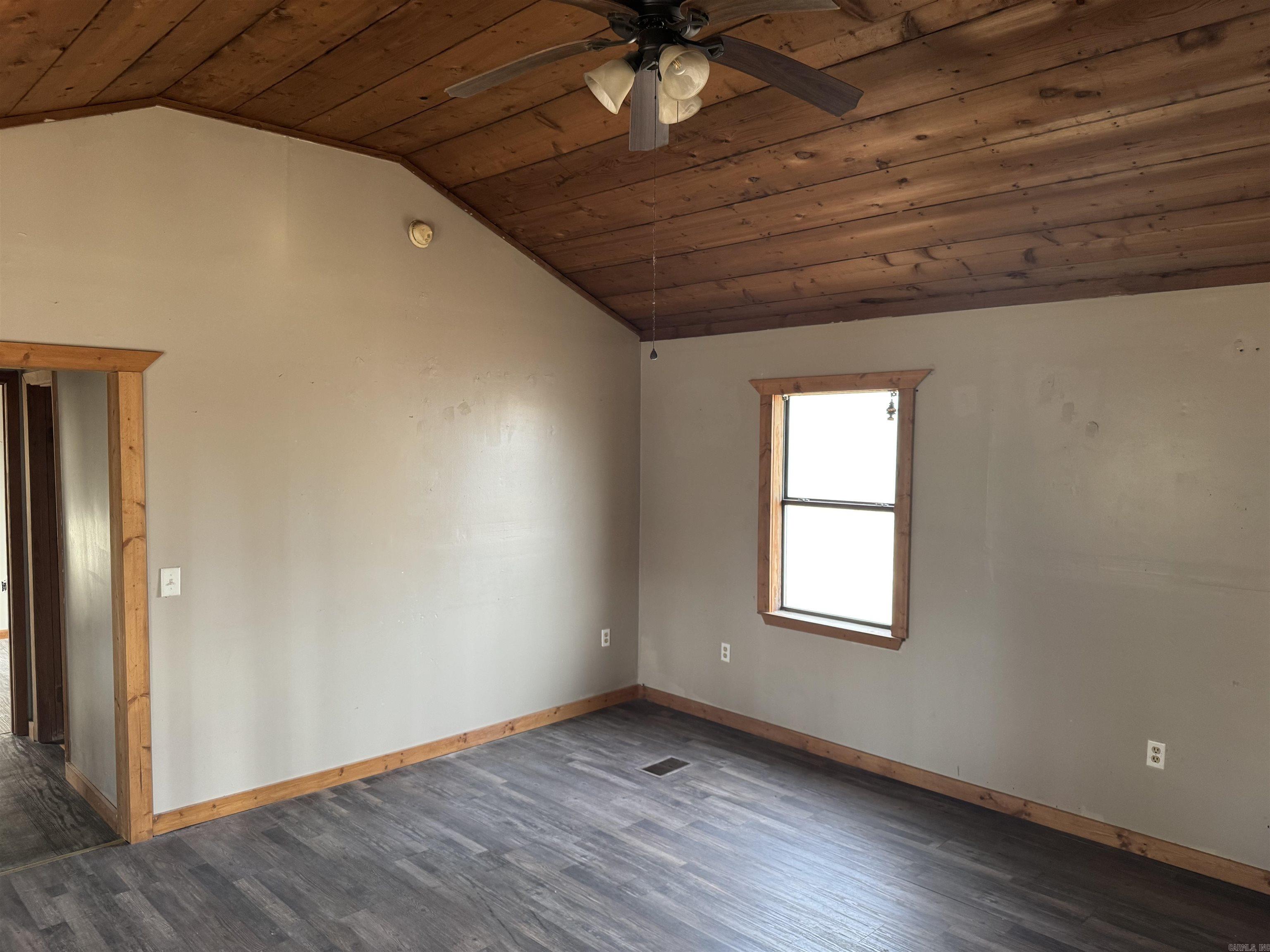 1004 herpel  Mountain View, AR