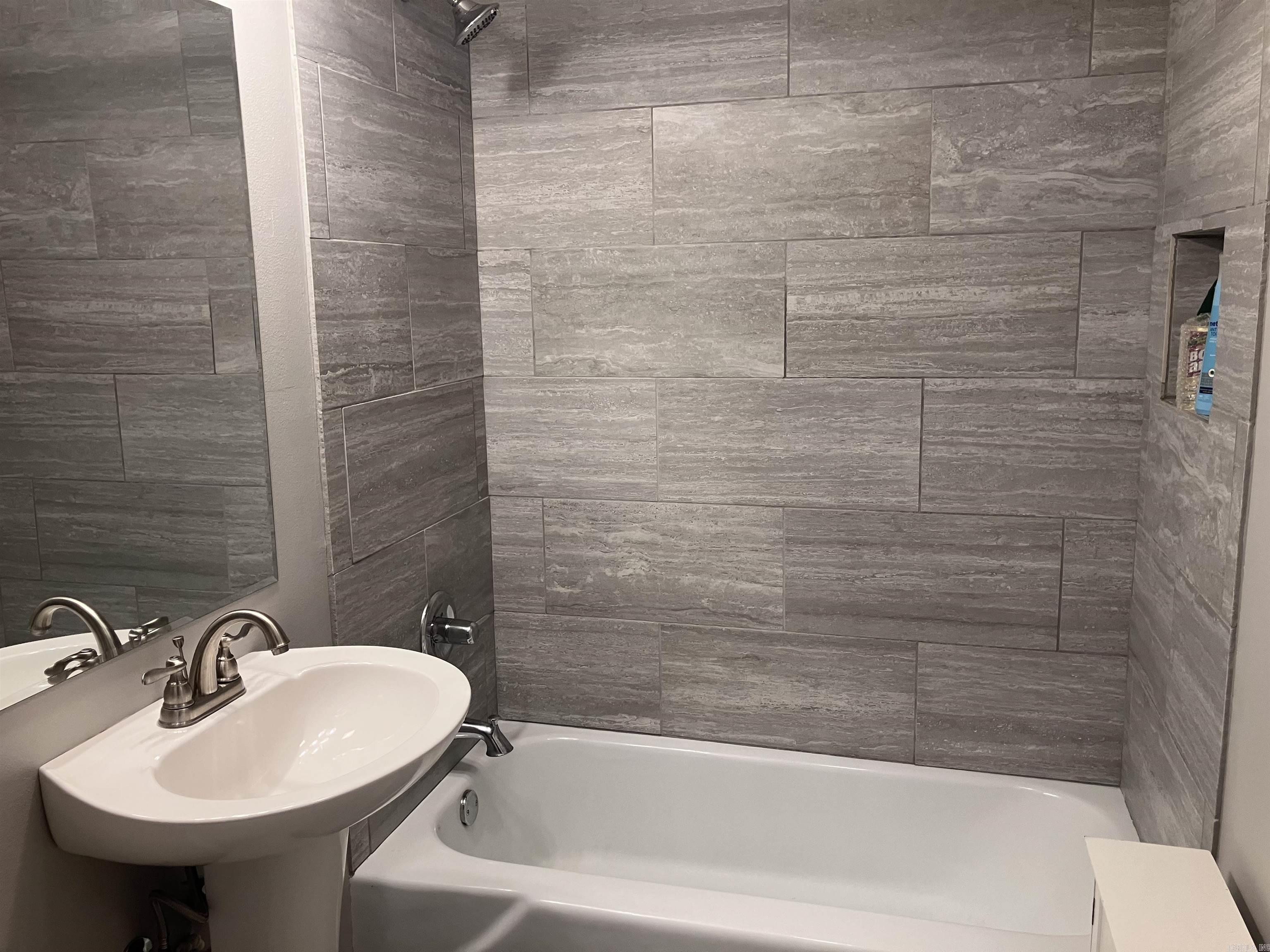 506 W Pleasure  Searcy, AR