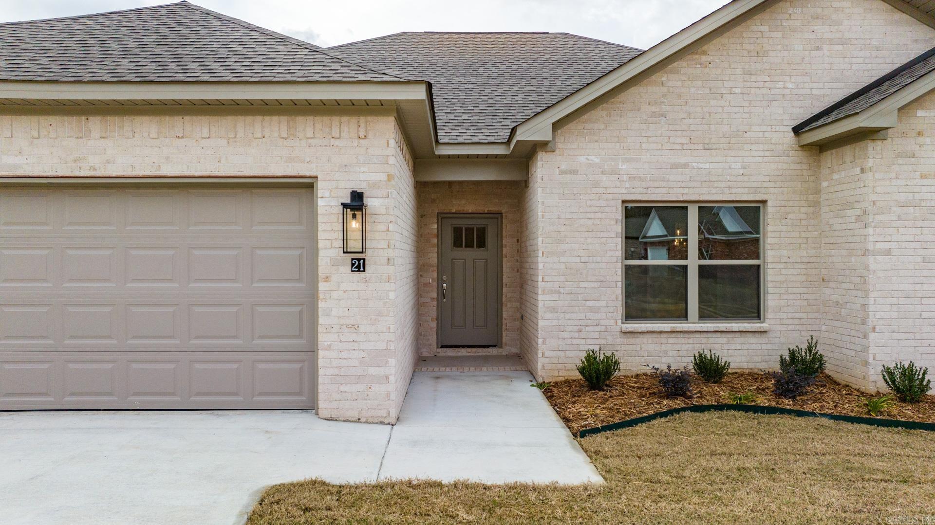 21 Lewis  Greenbrier, AR