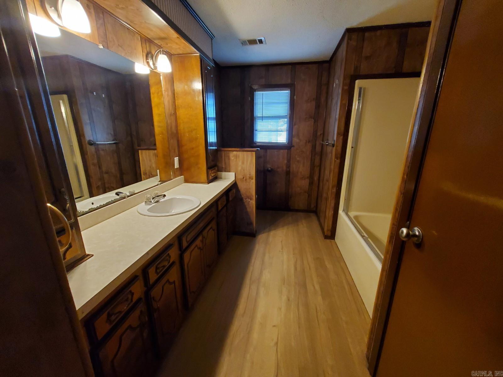 102 S Smyrna  Searcy, AR