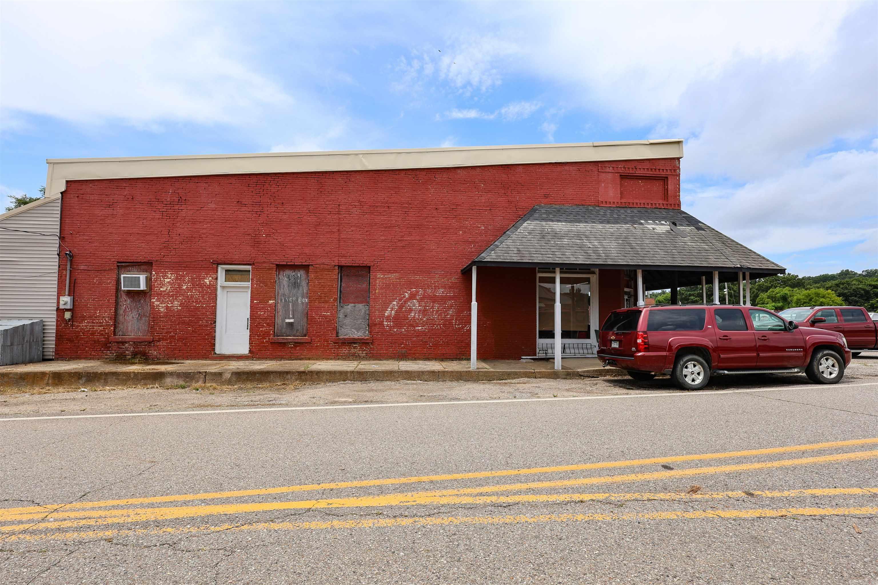 103 W Thompson  Amity, AR