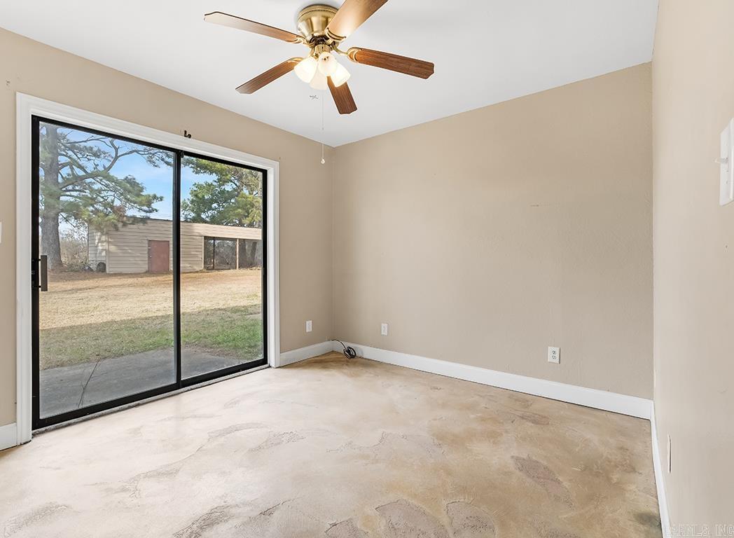 5602 W Kyle Rd  Texarkana, TX