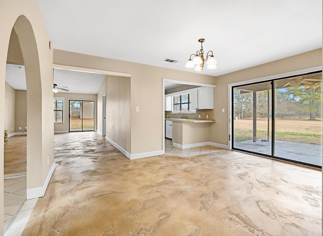 5602 W Kyle Rd  Texarkana, TX