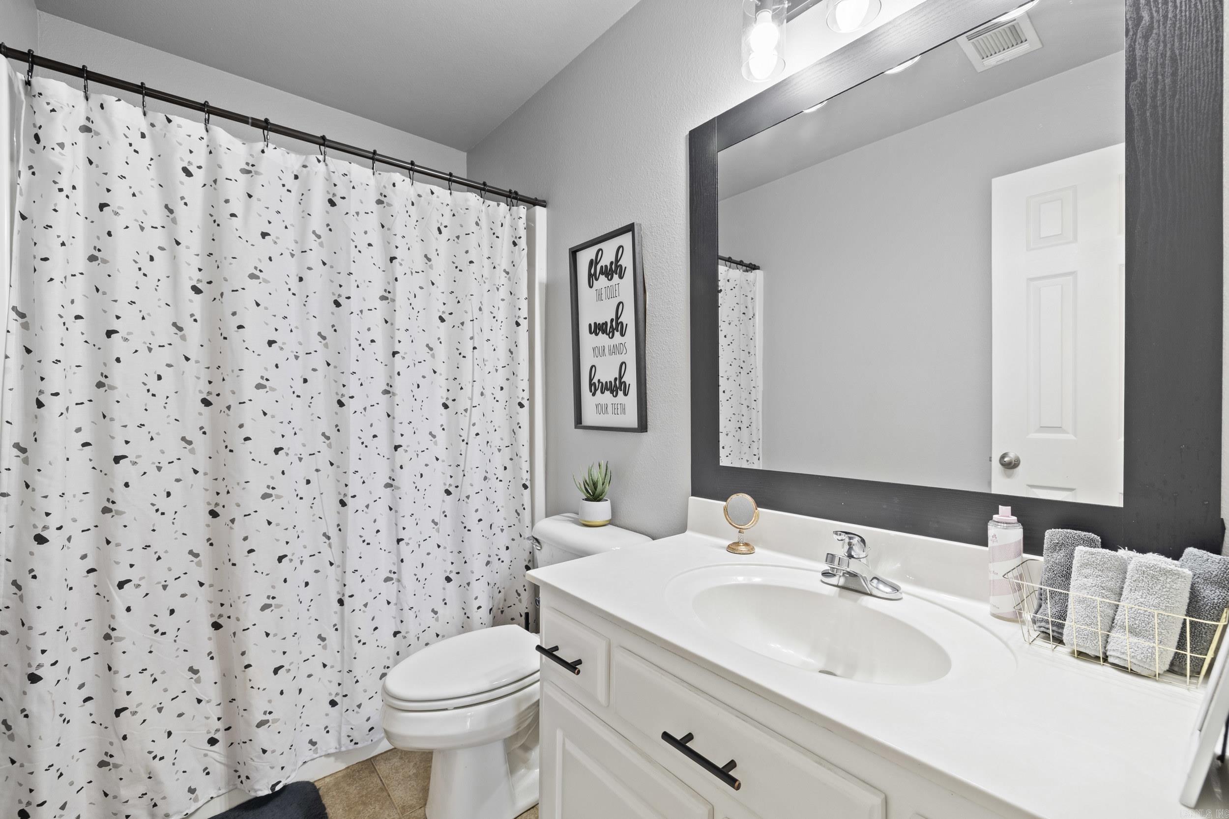 17 Shamsie Dr  Ward, AR