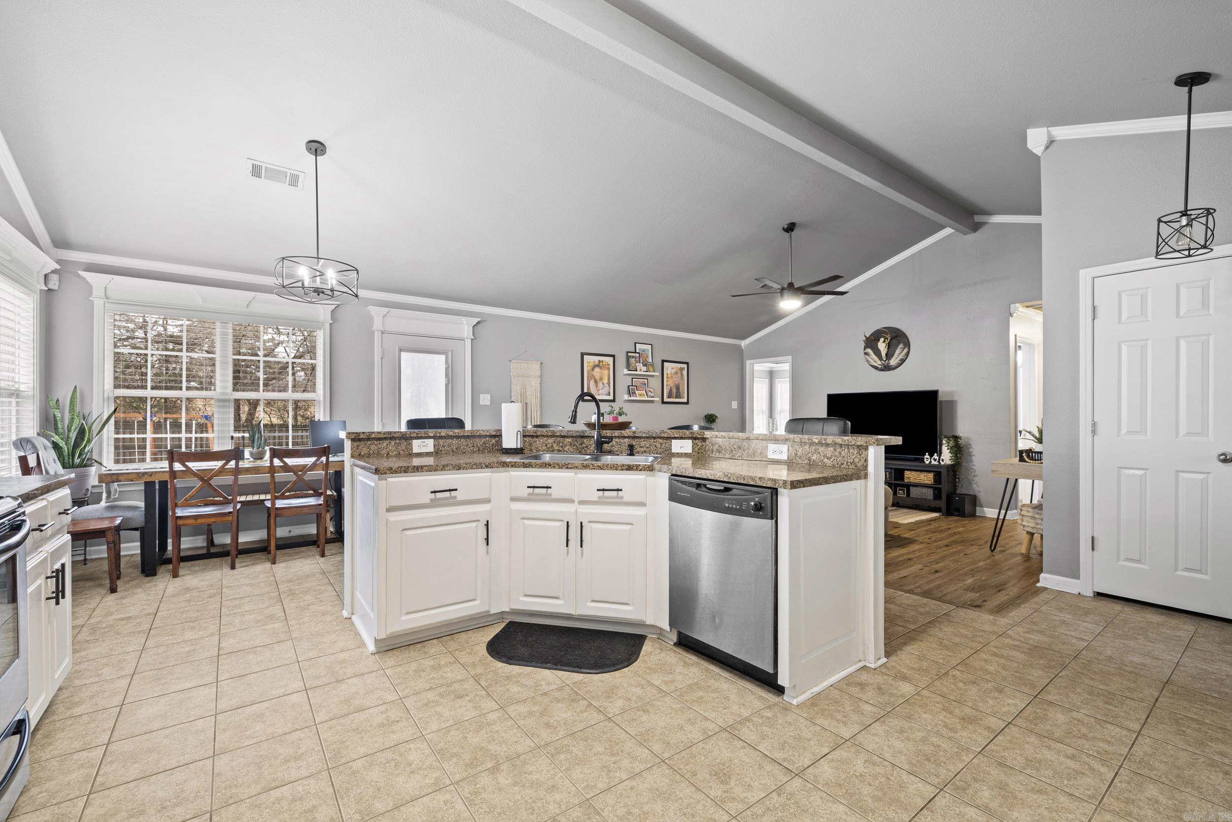 17 Shamsie Dr  Ward, AR