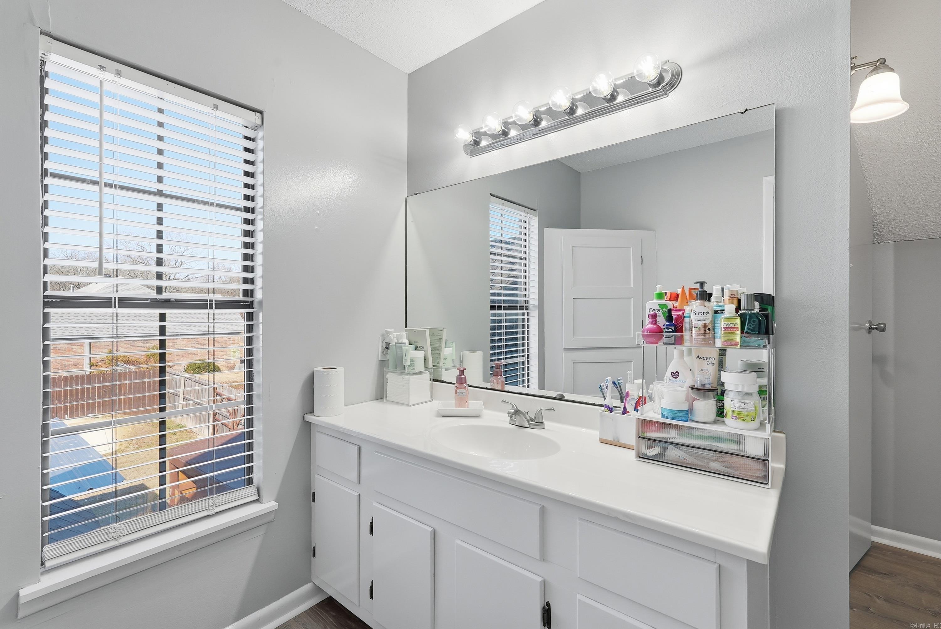 16 Burnett  Greenbrier, AR