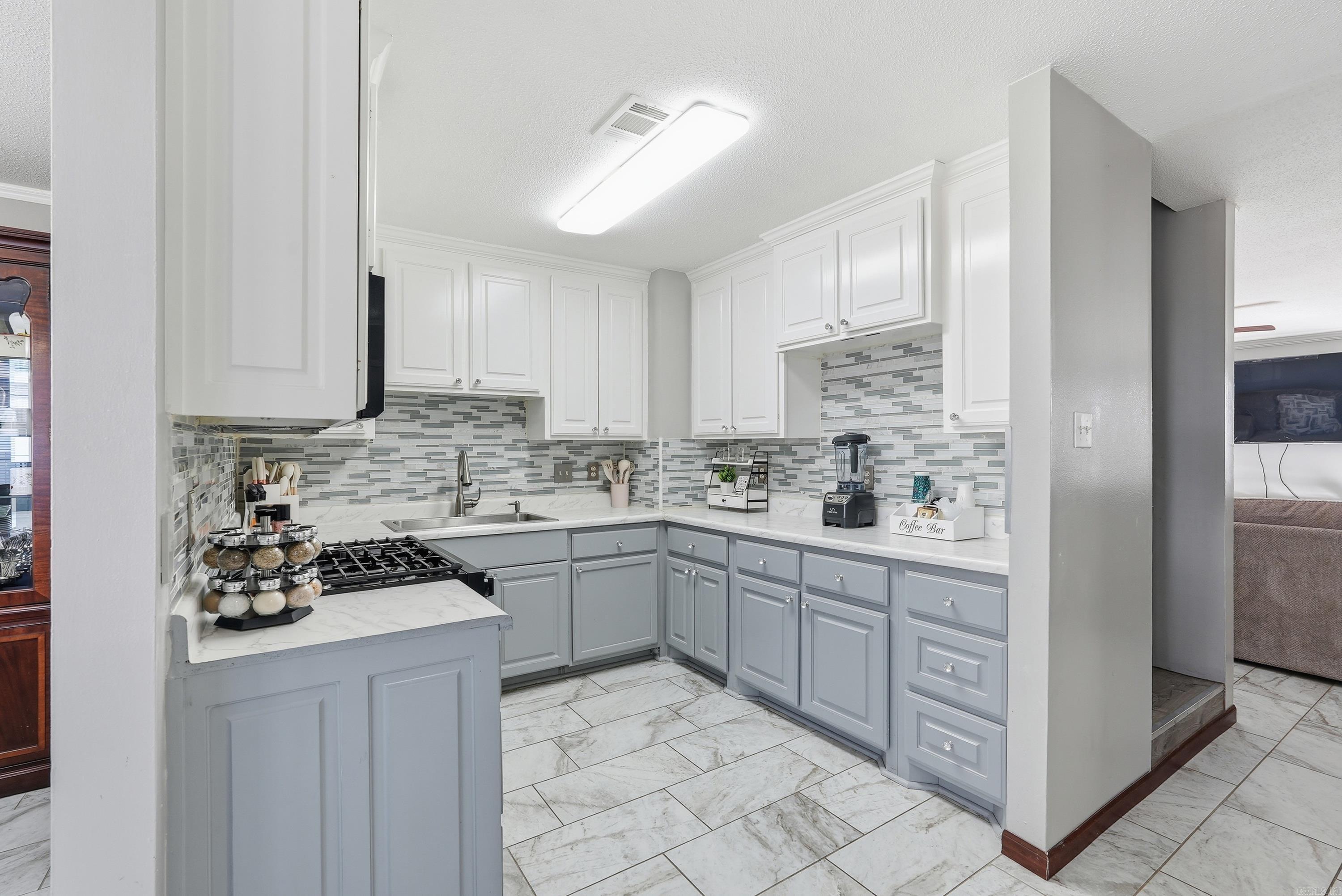 16 Burnett  Greenbrier, AR