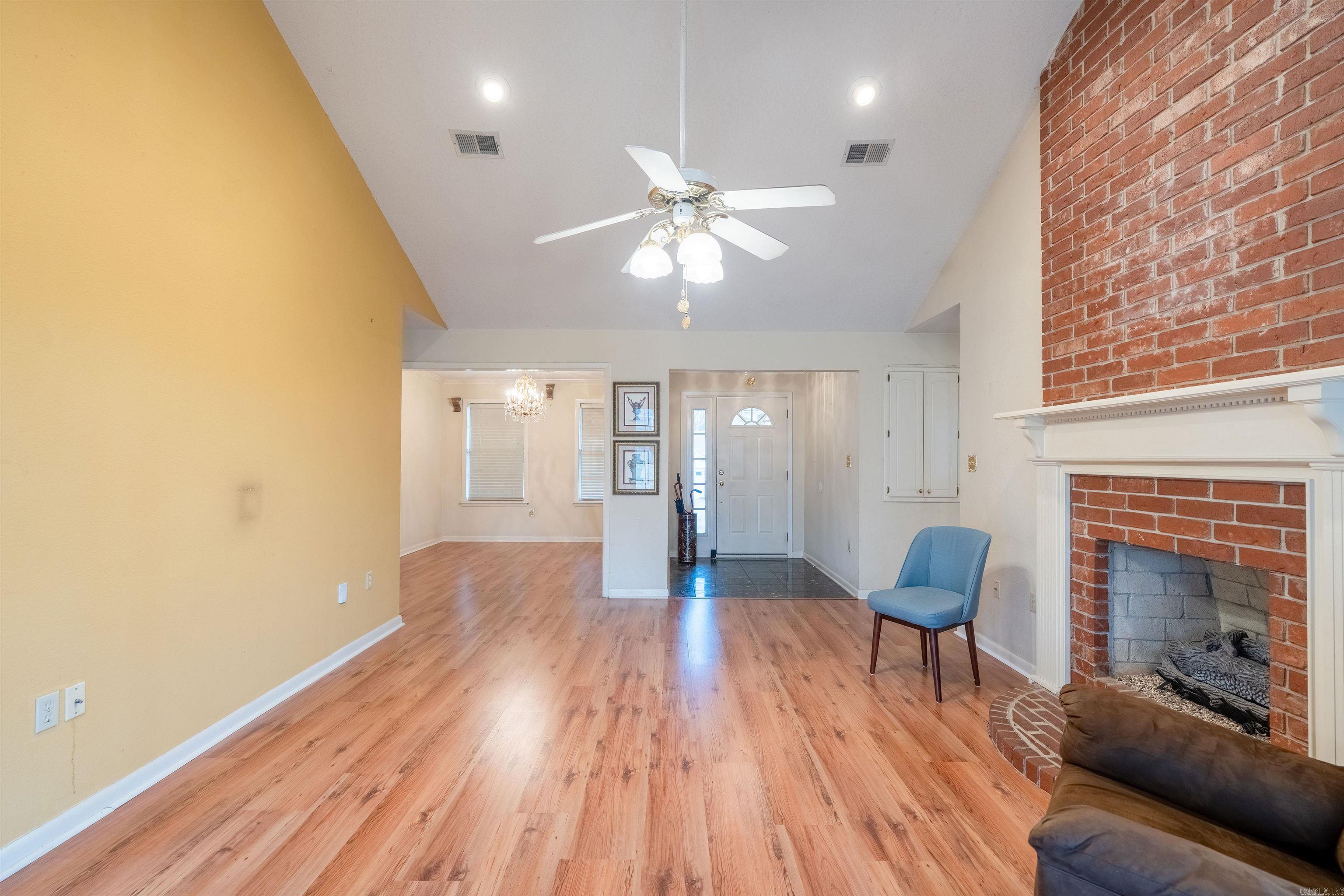 102 Live Oak  Searcy, AR