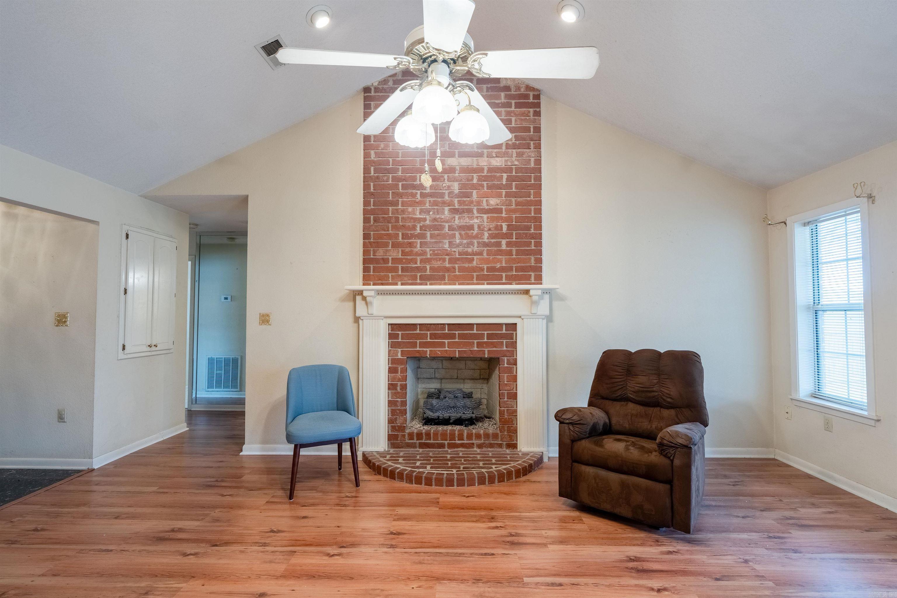 102 Live Oak  Searcy, AR