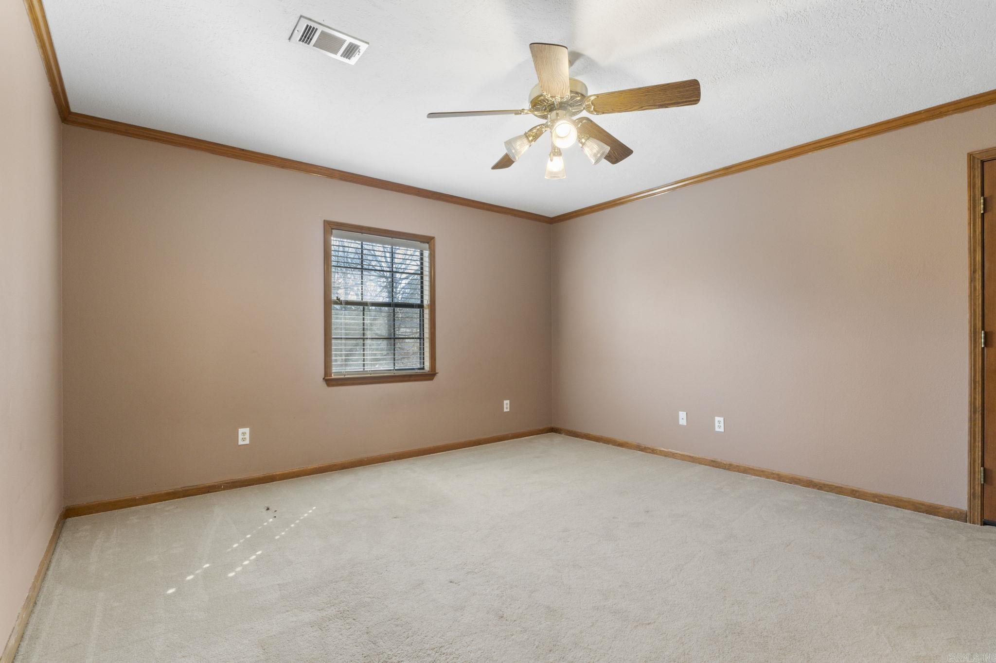 8 Edgewater  Maumelle, AR