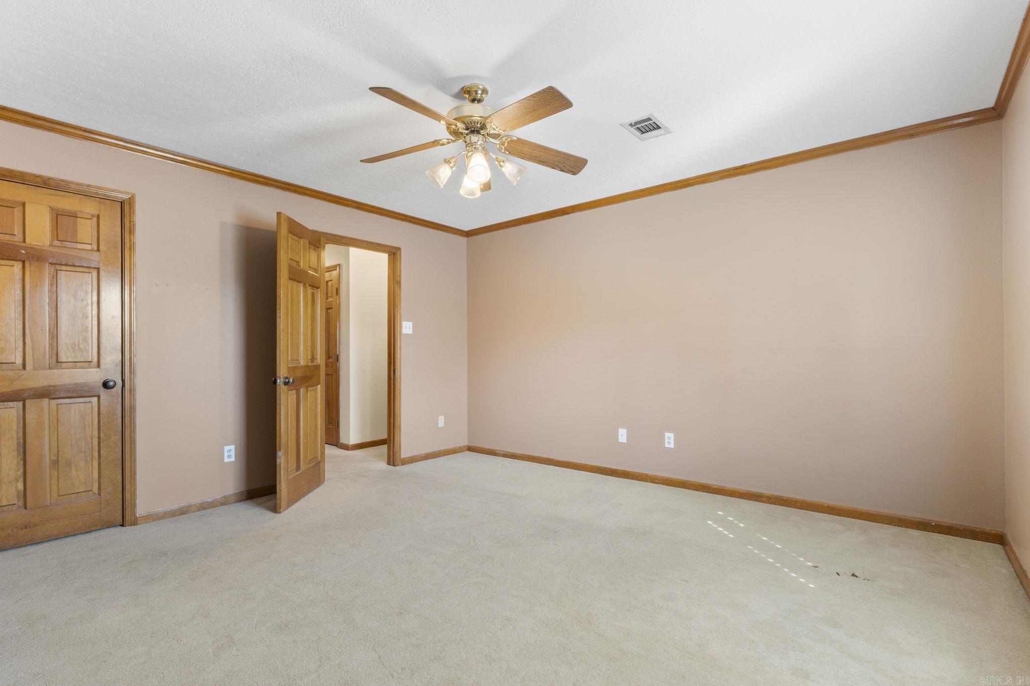 8 Edgewater  Maumelle, AR