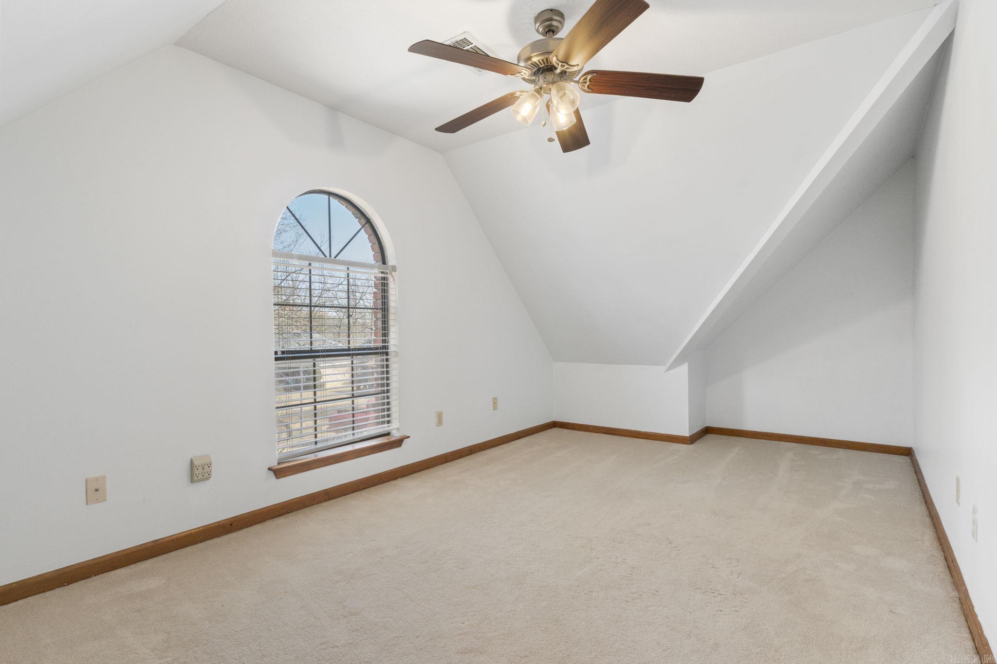 8 Edgewater  Maumelle, AR