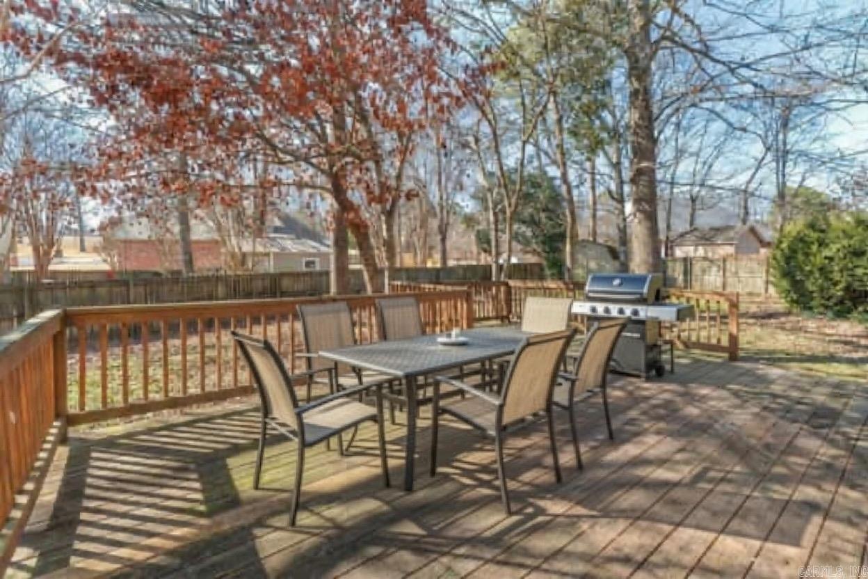 8 Edgewater  Maumelle, AR