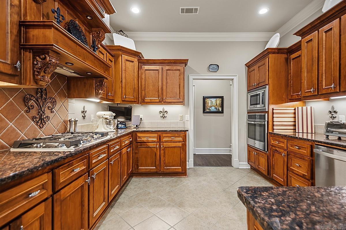 2907 SHADOW CREEK DRIVE  Benton, AR