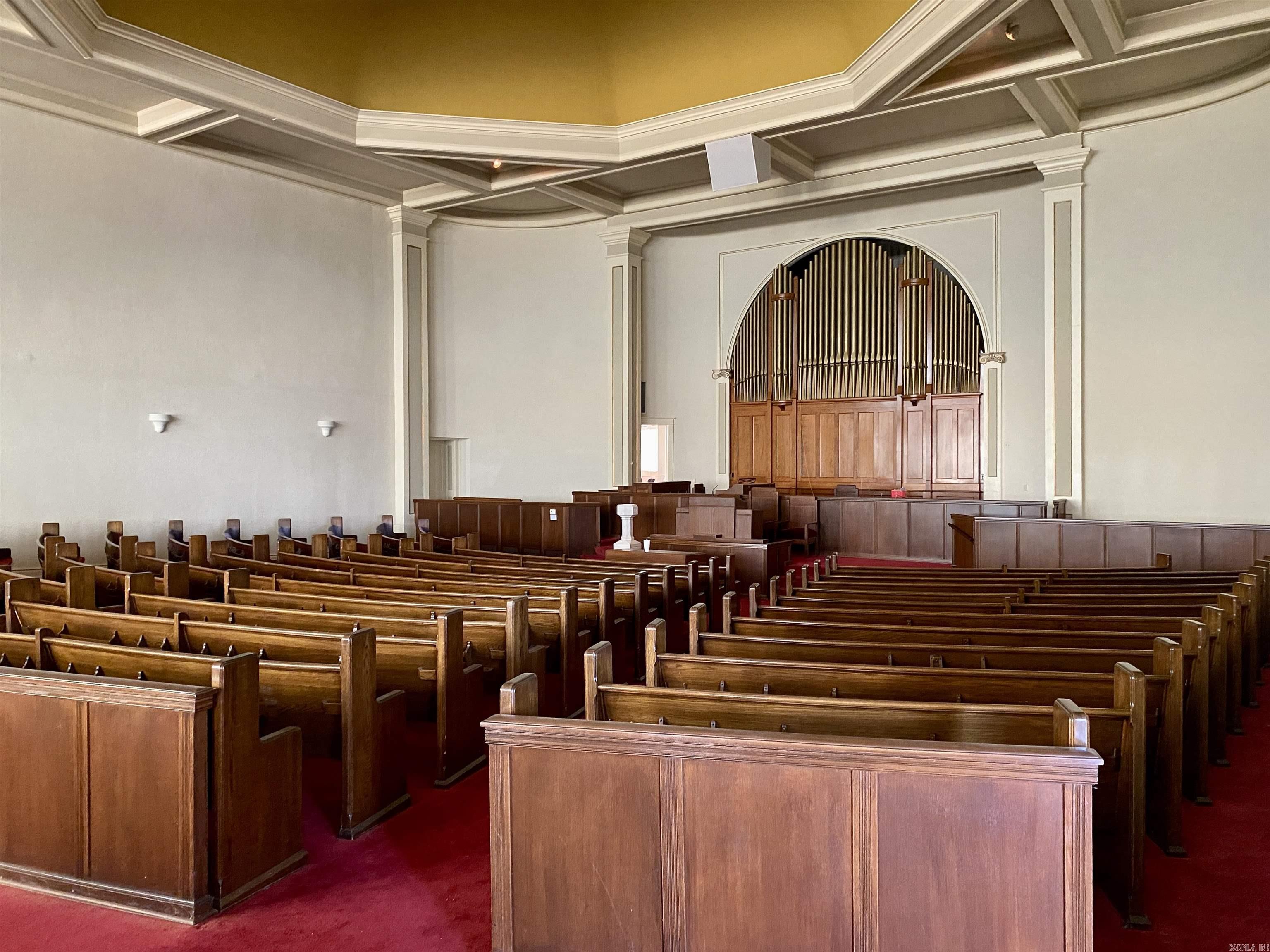 212 N College  Clarksville, AR