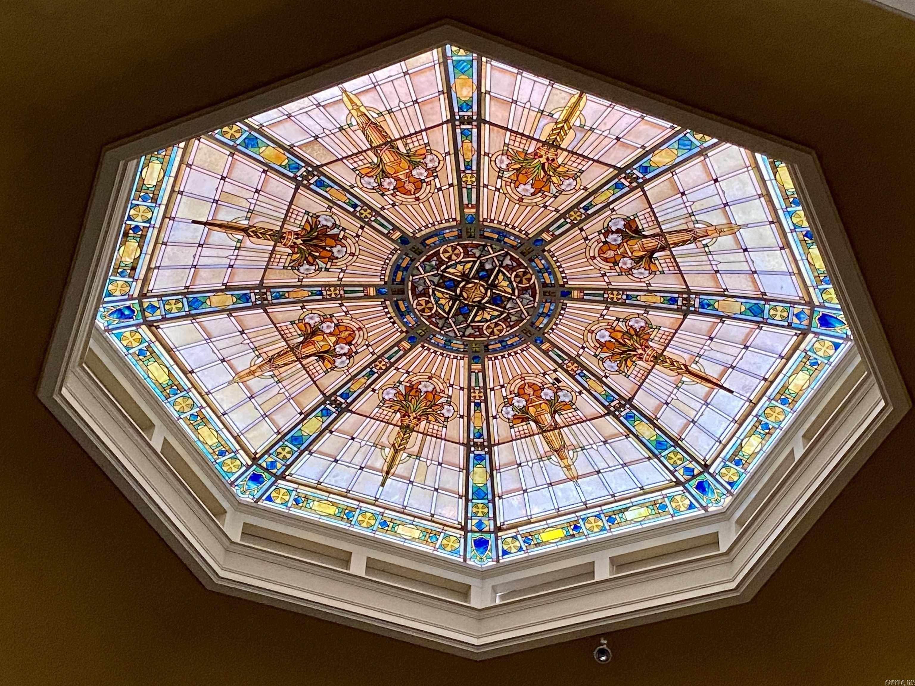 212 N College  Clarksville, AR