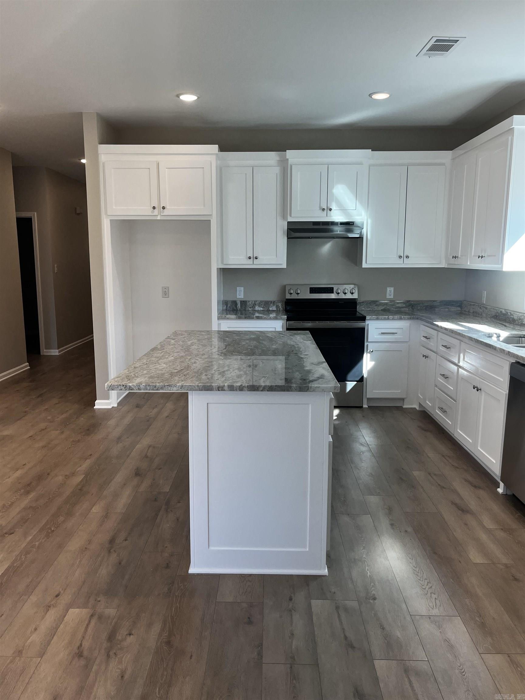 1825 Pinecroft  Benton, AR