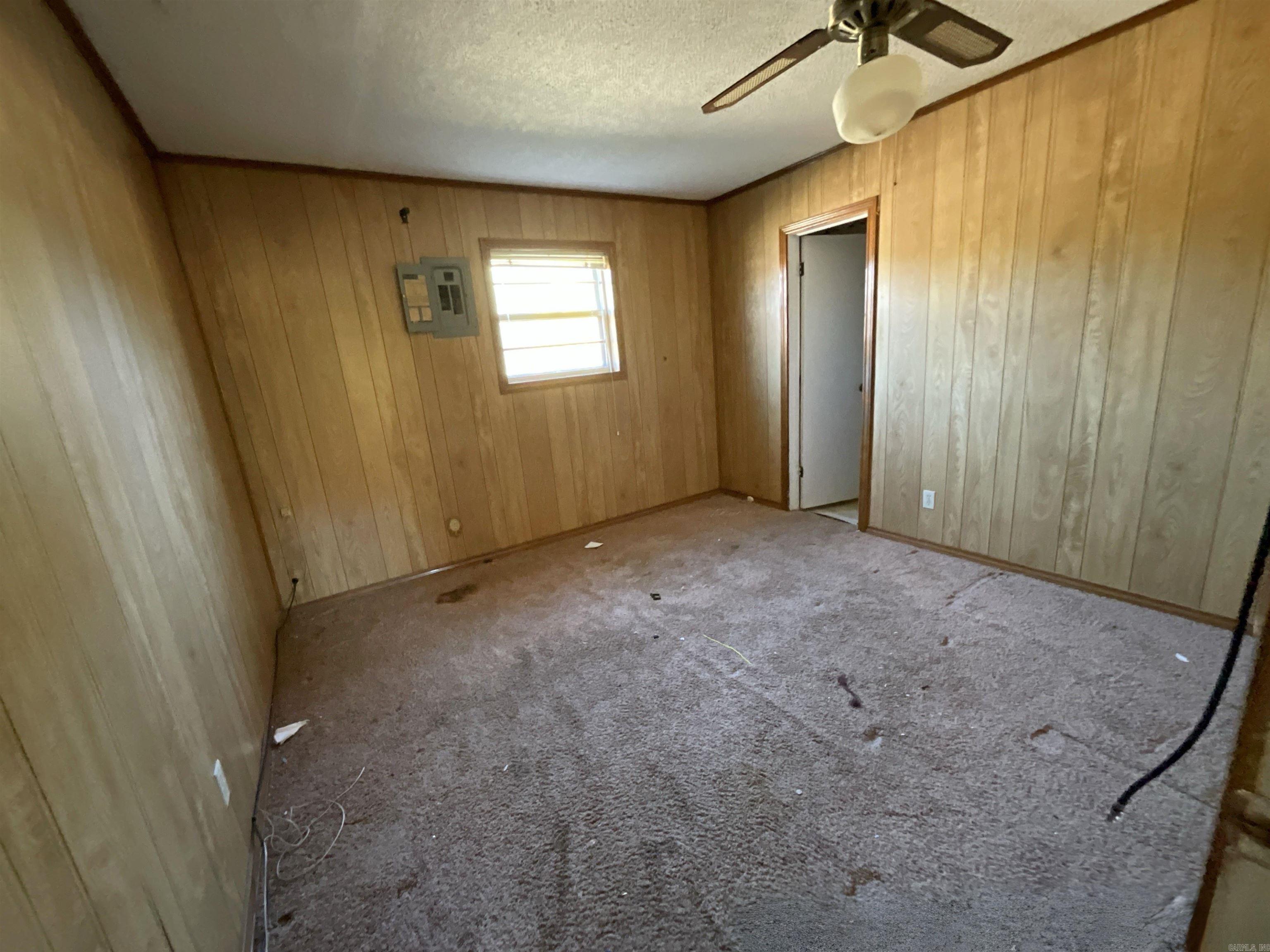 1605 S Robison  Texarkana, TX