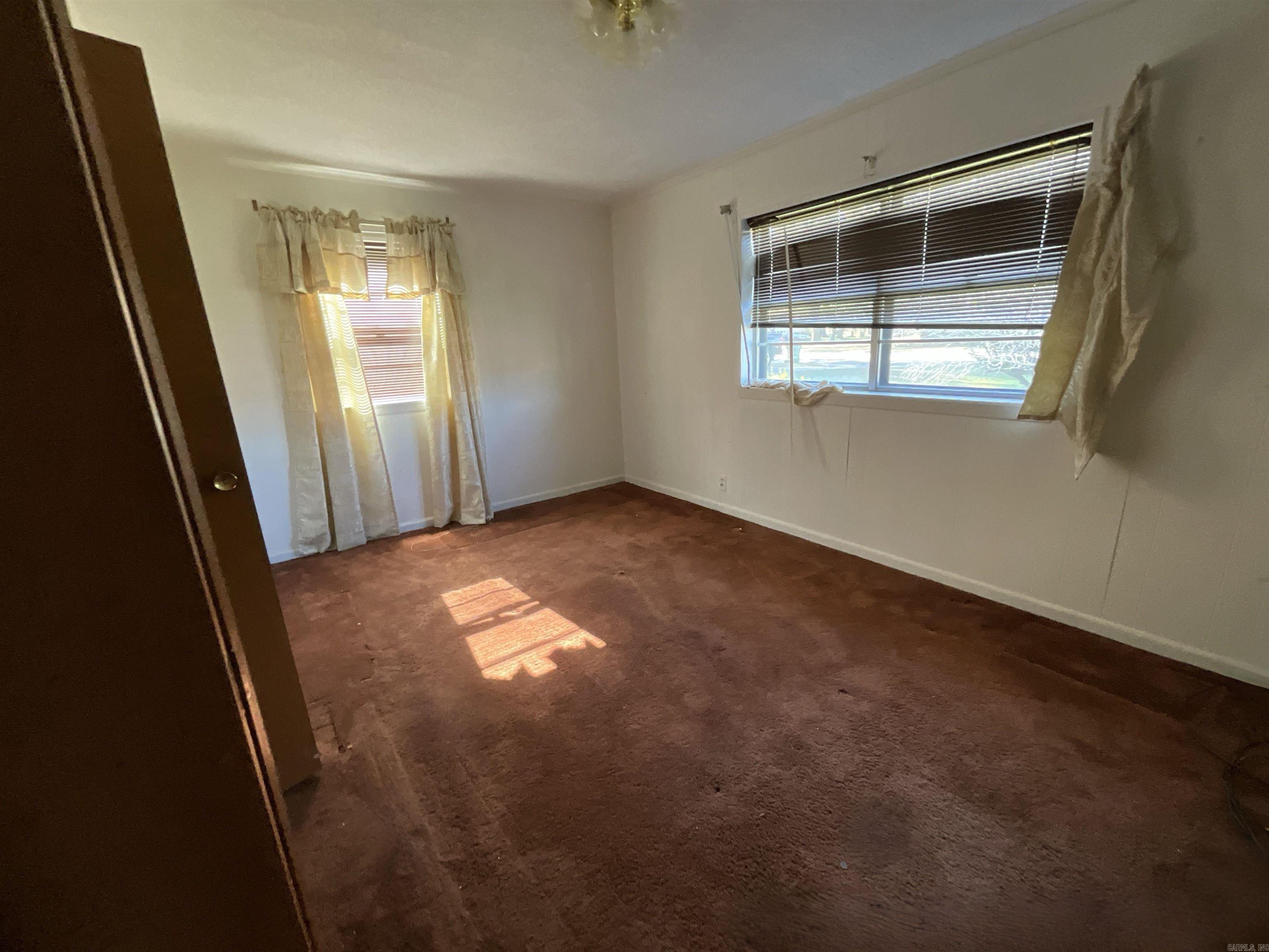 1605 S Robison  Texarkana, TX