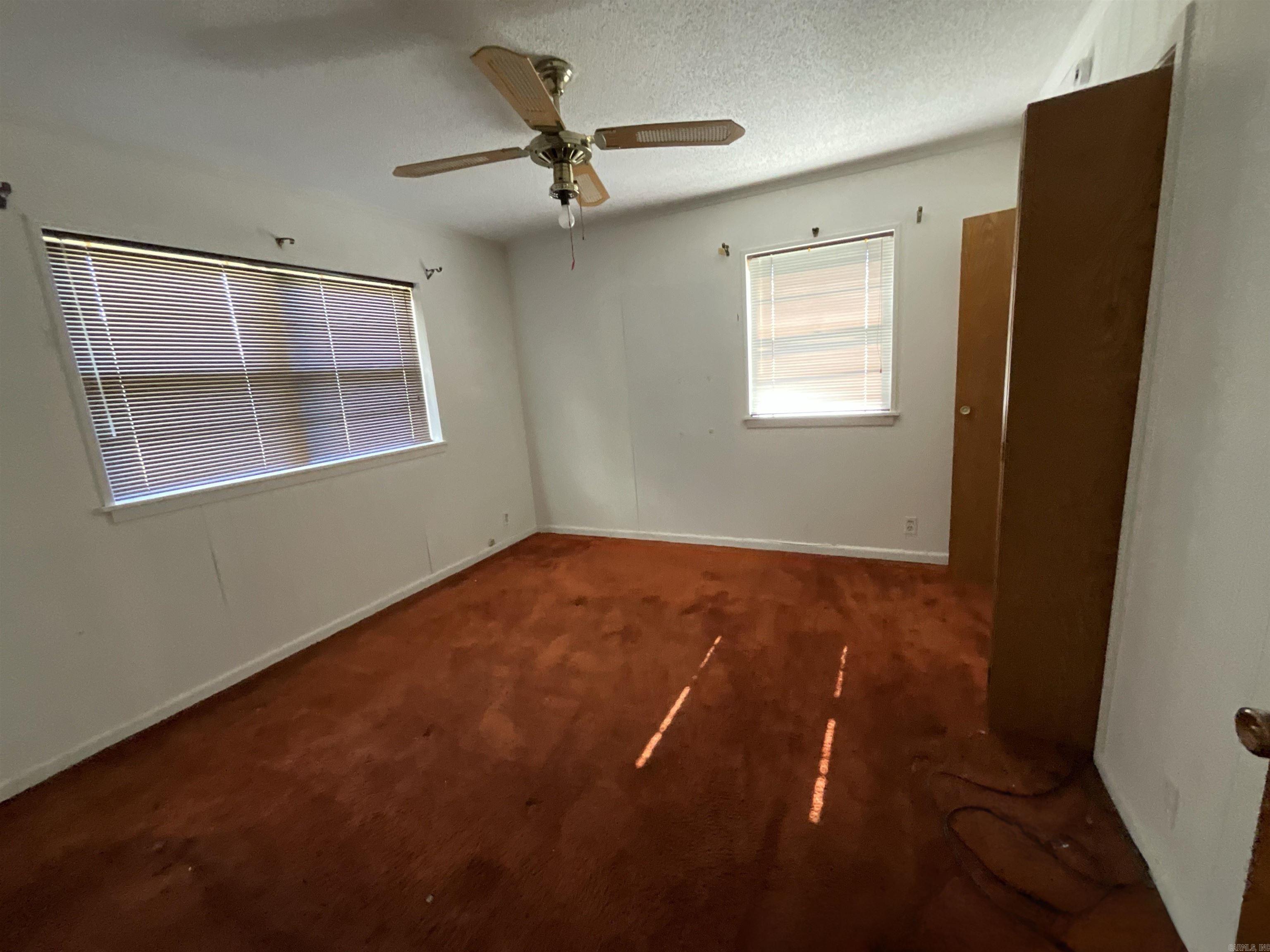 1605 S Robison  Texarkana, TX