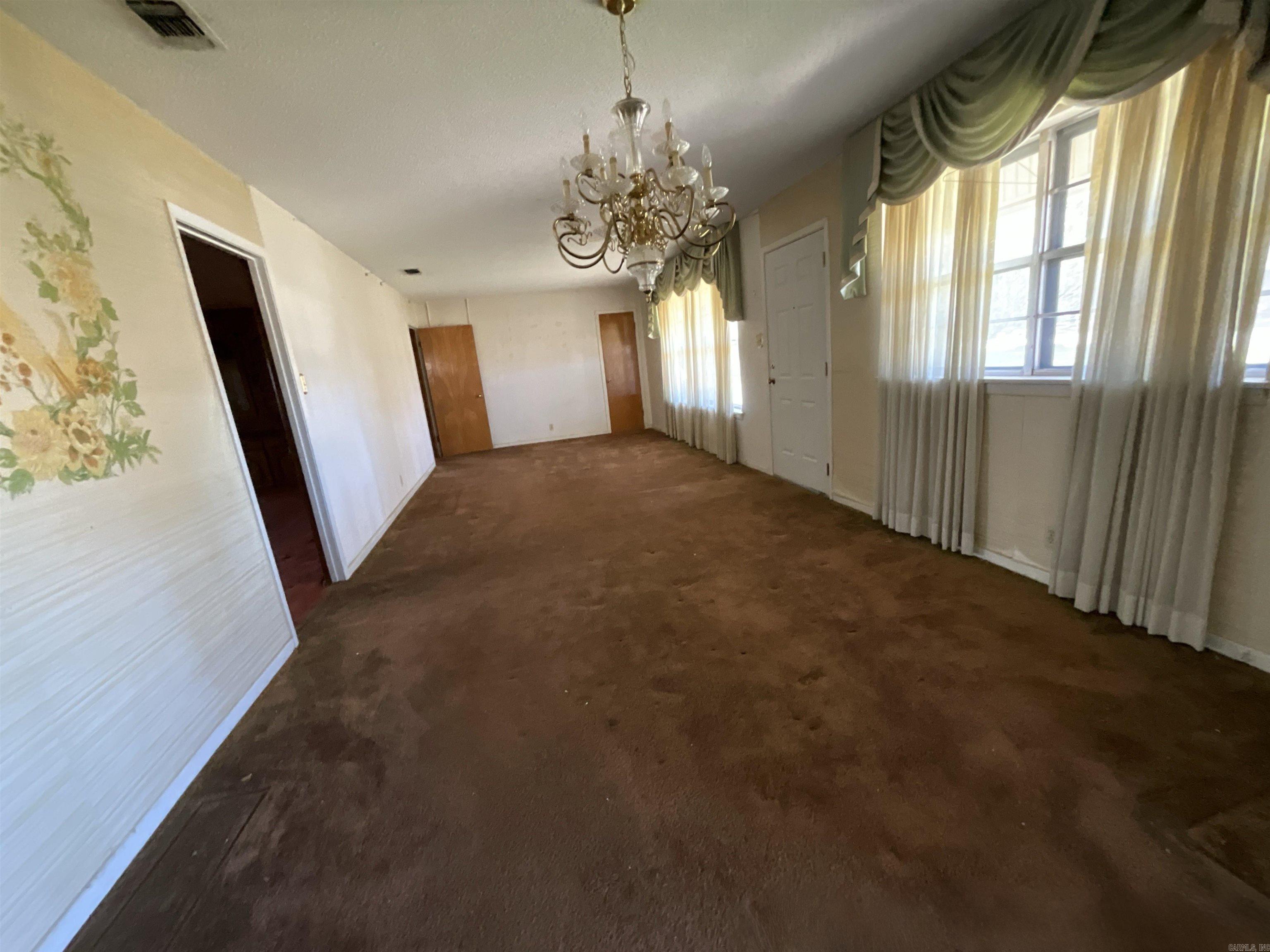 1605 S Robison  Texarkana, TX