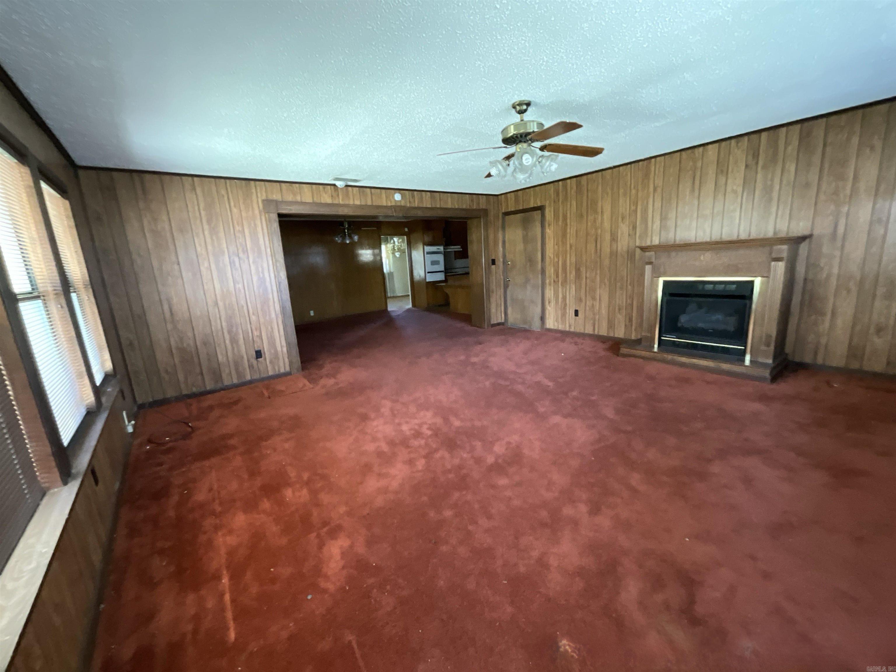 1605 S Robison  Texarkana, TX