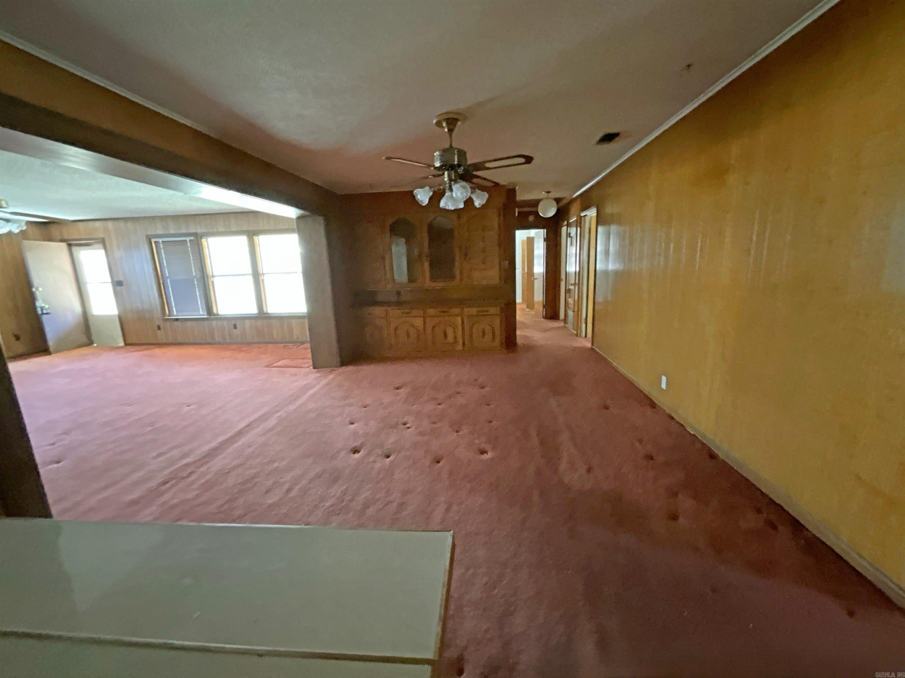 1605 S Robison  Texarkana, TX