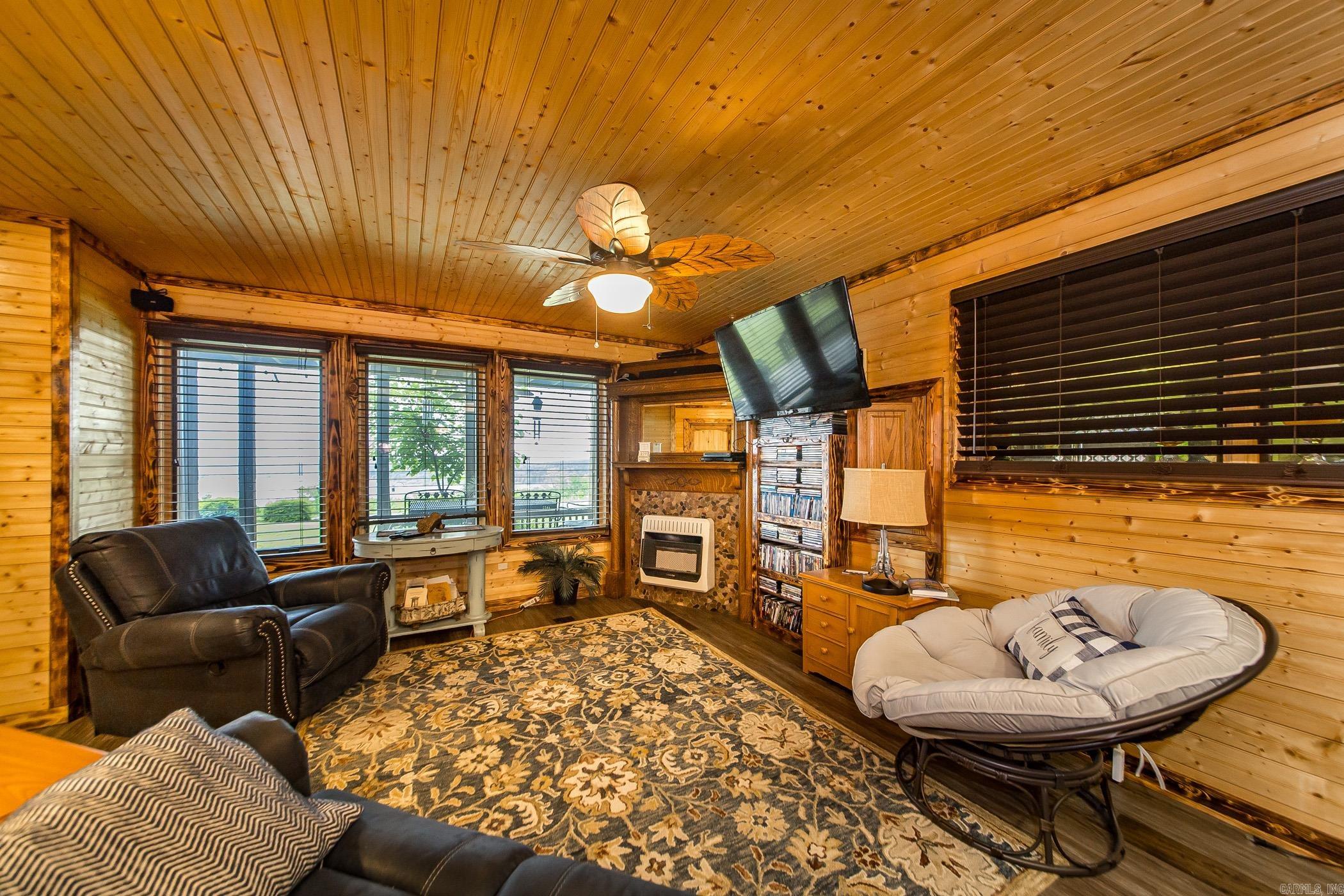 4 Long Hill Rd.  Higden, AR