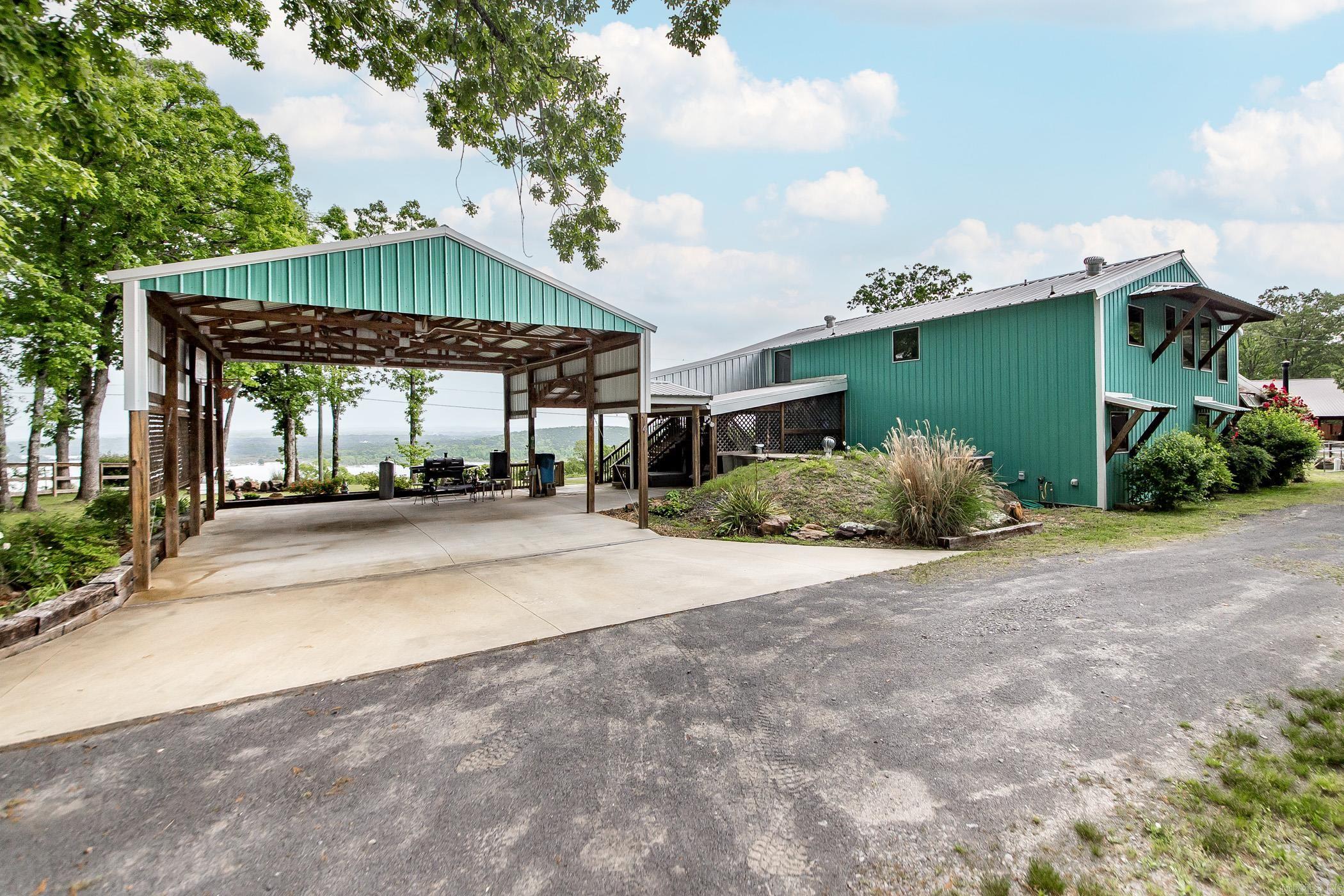 4 Long Hill Rd.  Higden, AR