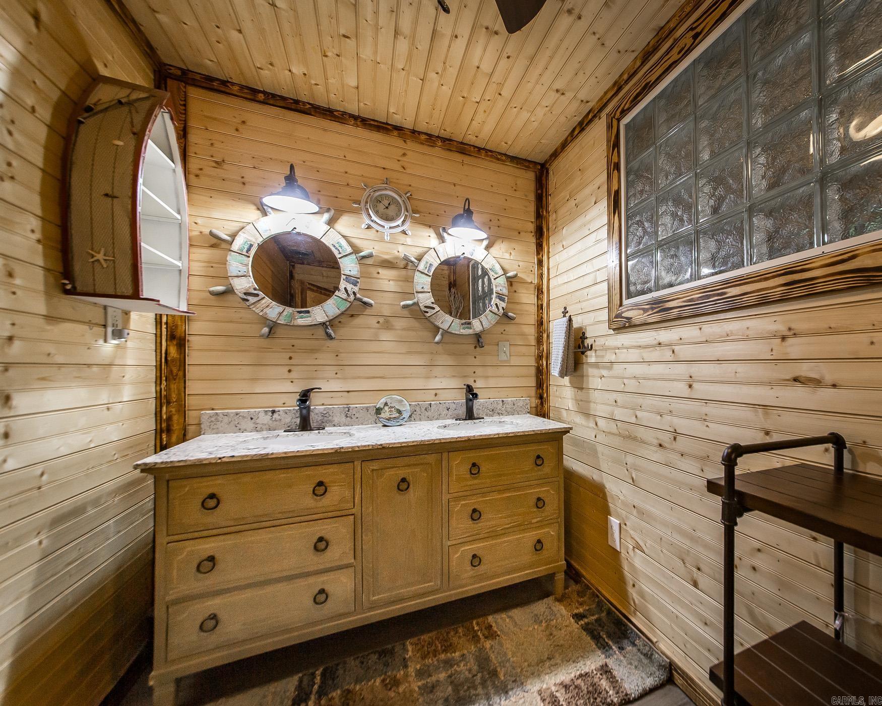 4 Long Hill Rd.  Higden, AR