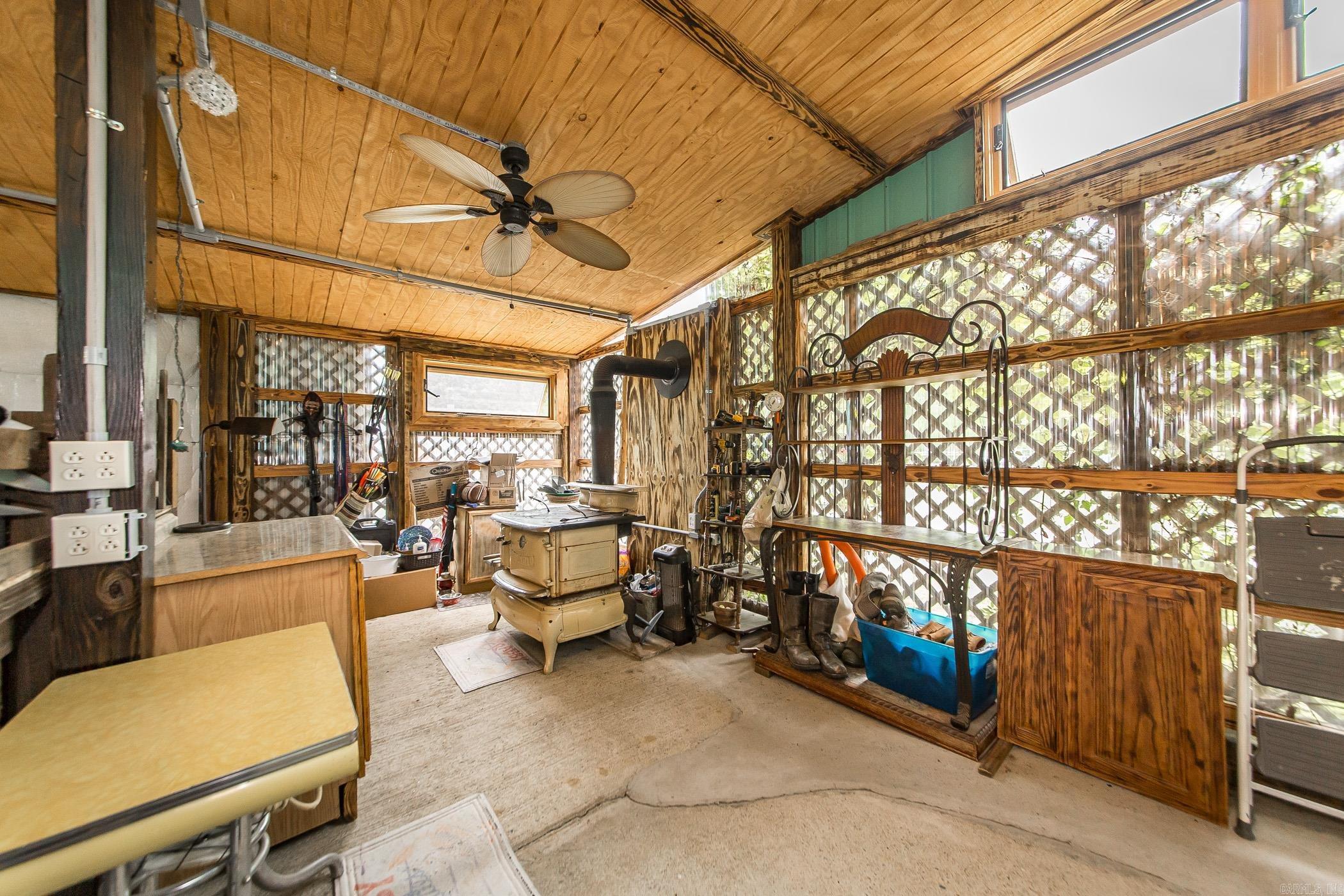 4 Long Hill Rd.  Higden, AR